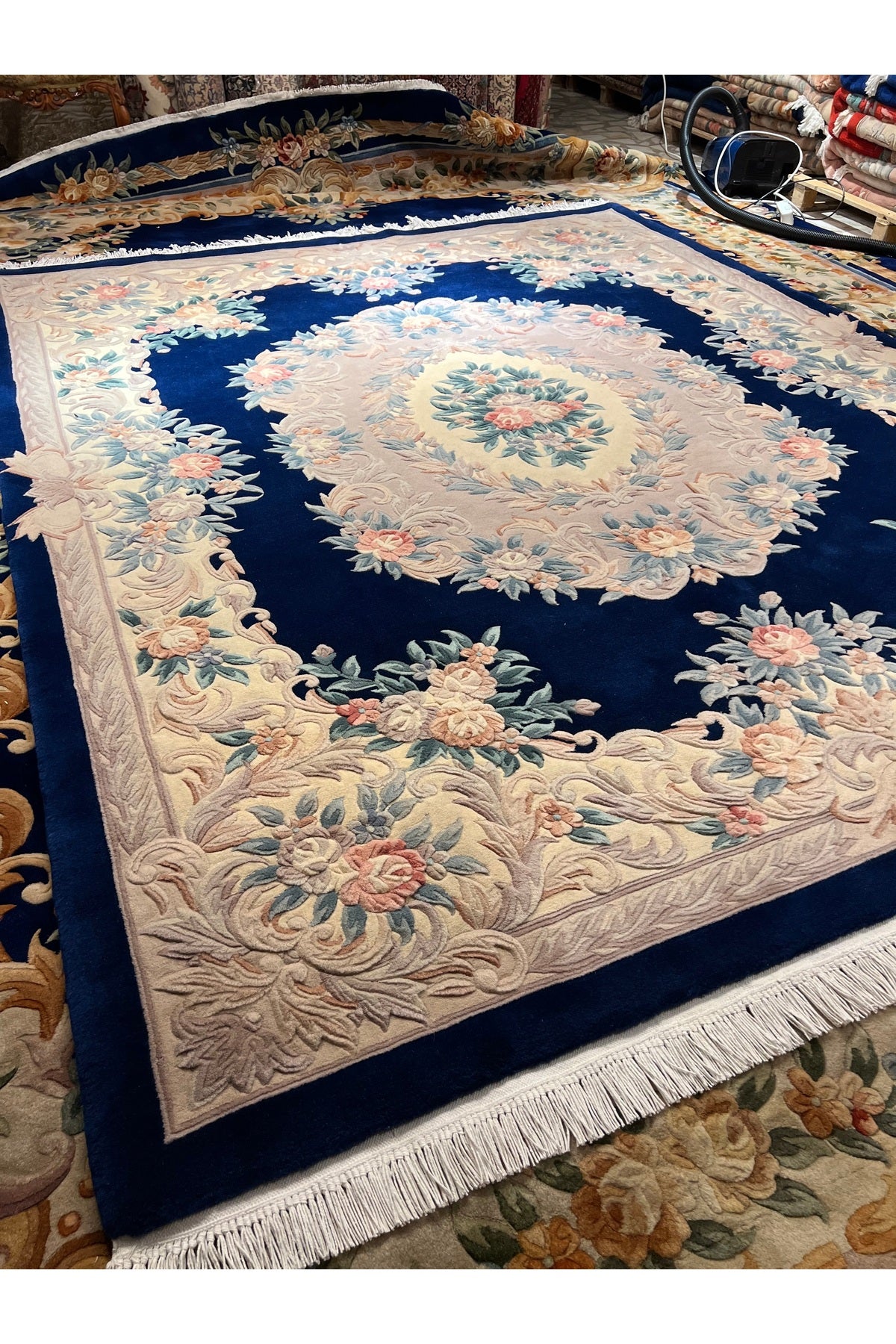 RD RAMAZAN DAG Hand Rug Art Hand-Woven Embossed Chinese Rug Premium Quality Navy Color Exceptional Bir Urun Size 300x240 - MALLTURK