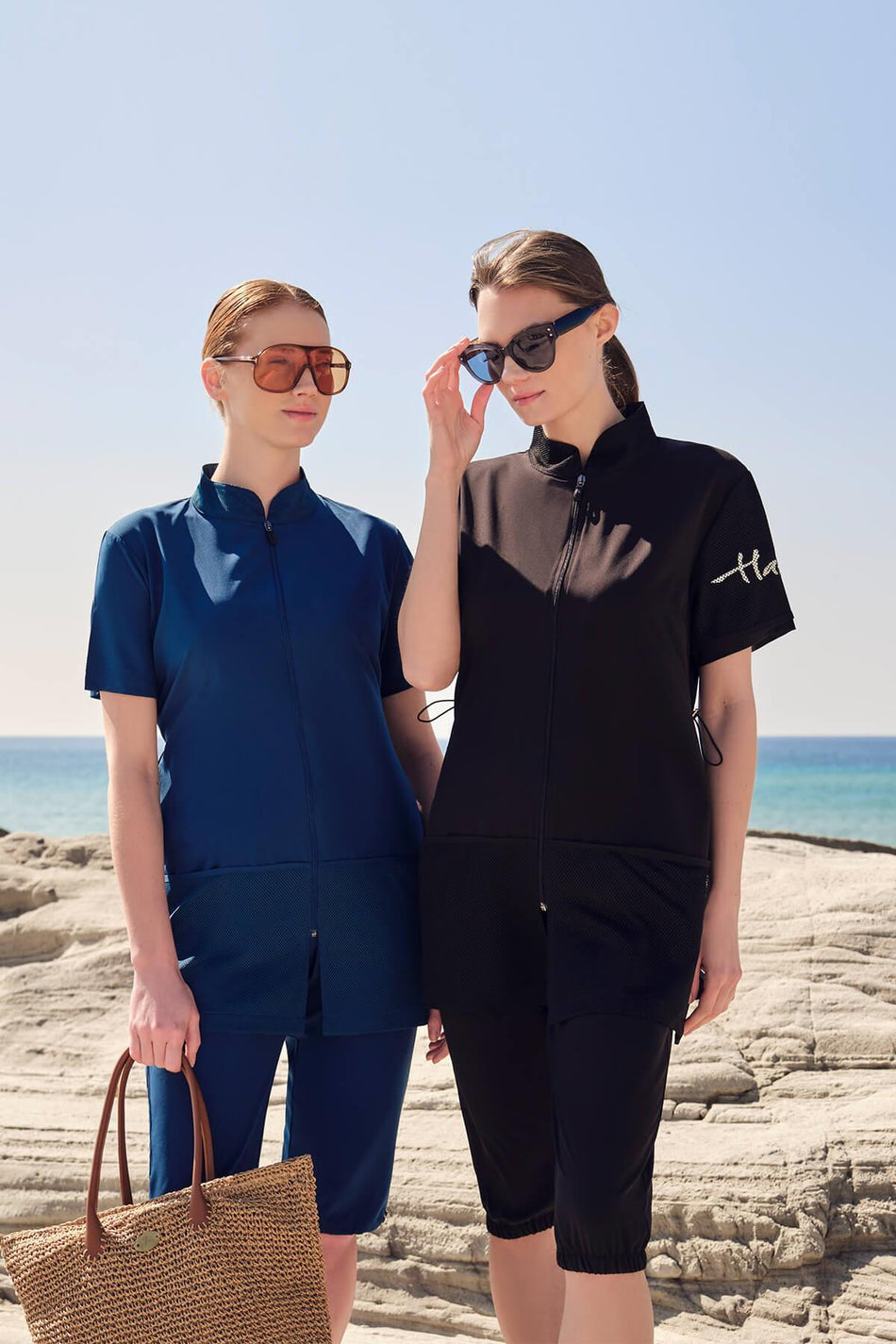 Hasema Short-Sleeved Zip-Up Black Swimsuit with Mesh Pocket Detail - MALLTURK