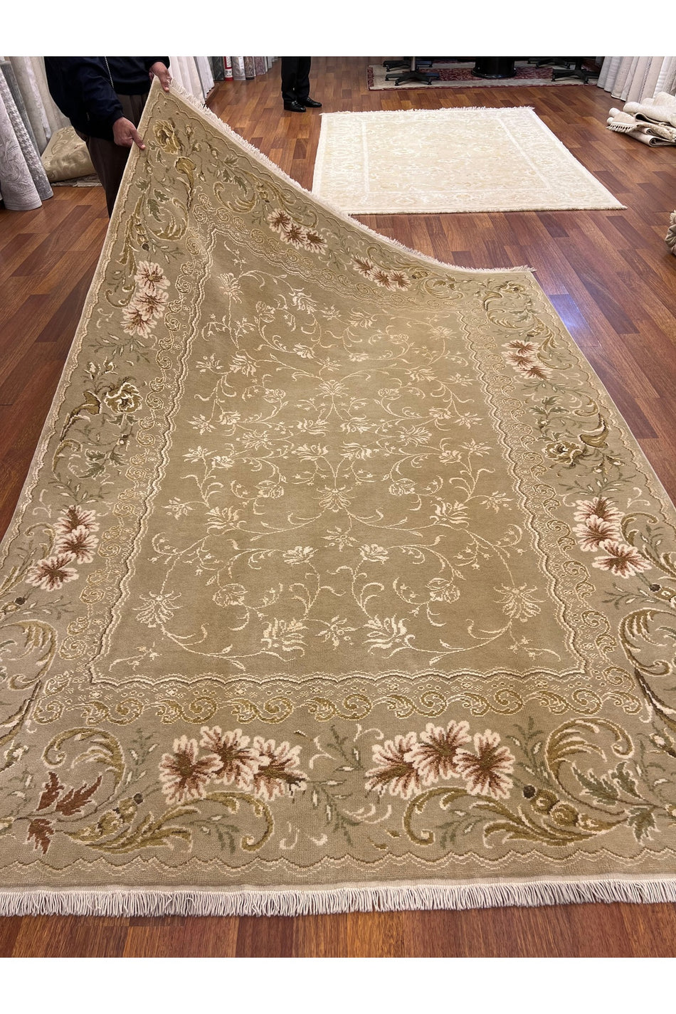 RD RAMAZAN DAG Hand Rug Art Hand-Woven Silk Blend Usak Rug Special Weave Size 290x202
