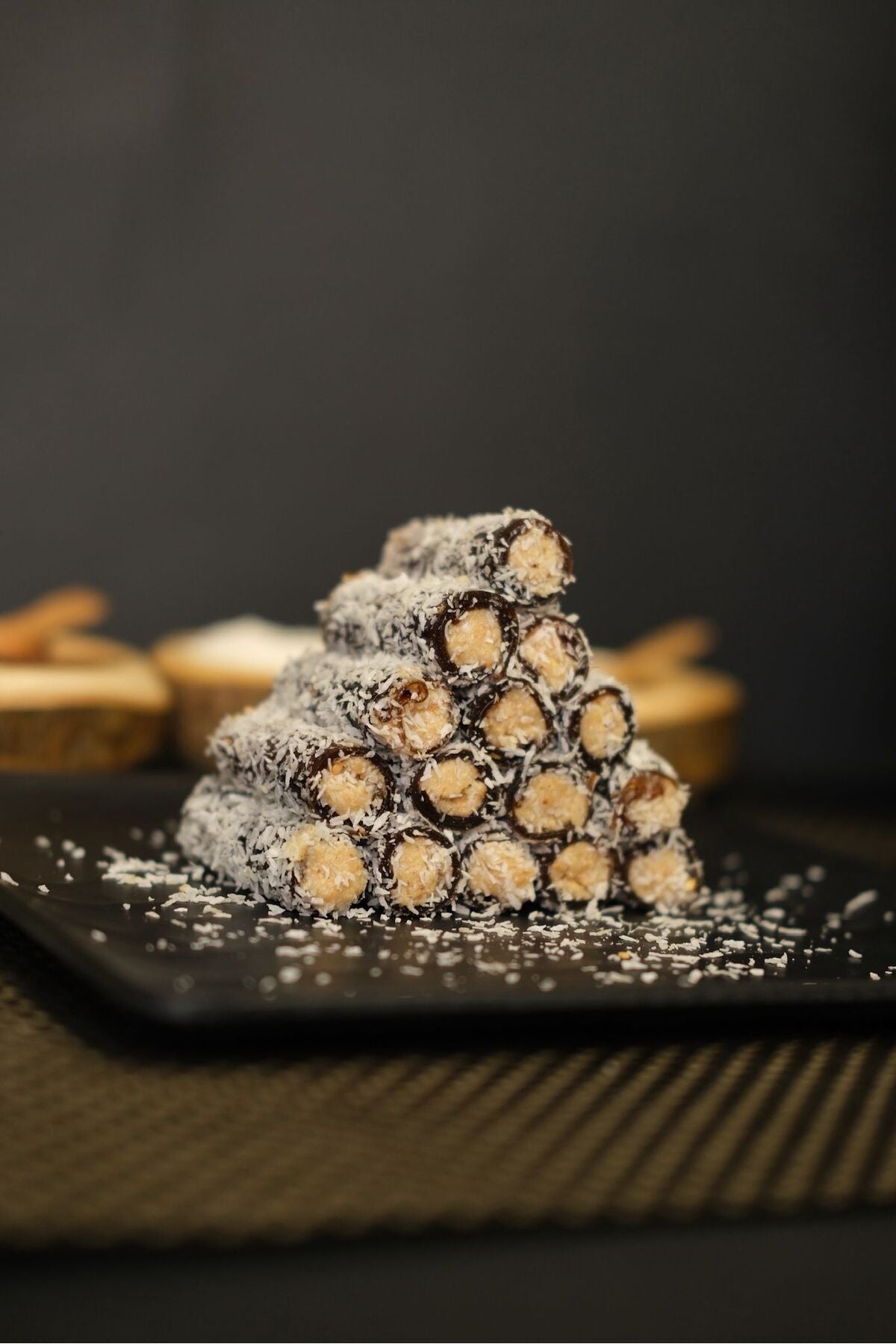 DIKMENOGLU balim Fruit Leather kome findik ezmeli Coconut Rolled Fruit Leather 500 g - MALLTURK