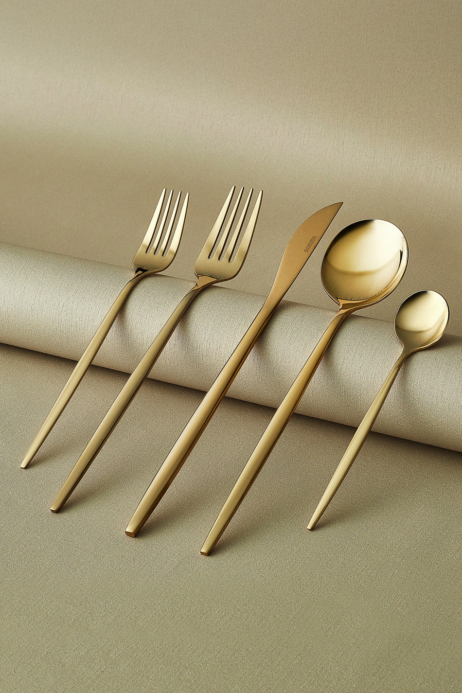 Karaca orion shiny gold 30 Piece 6 Place Setting Flatware Set - MALLTURK