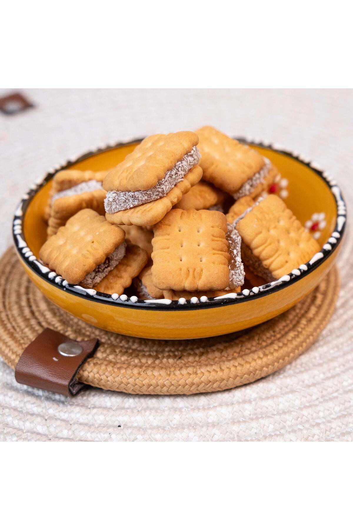 Leblebi Carsisi with Biscuit Rose Turkish Delight 250 g - MALLTURK