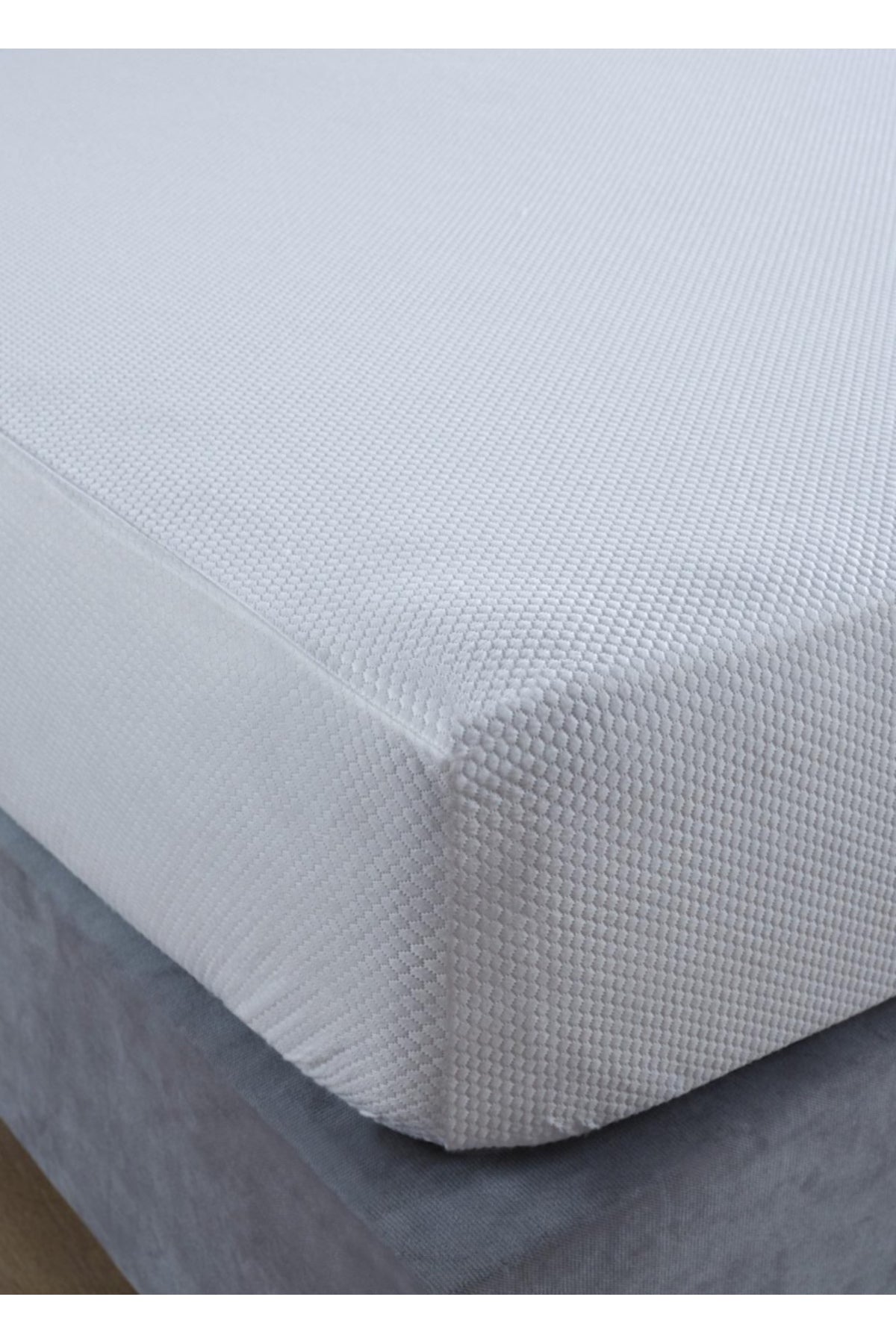 First Class Waterproof Fitted Mattress Protector - MALLTURK