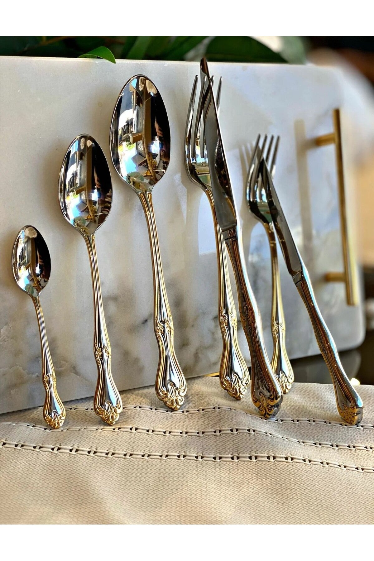 Nehir lalezar altin Plain 84 Piece 12 Place Setting Boxed Flatware Set - MALLTURK