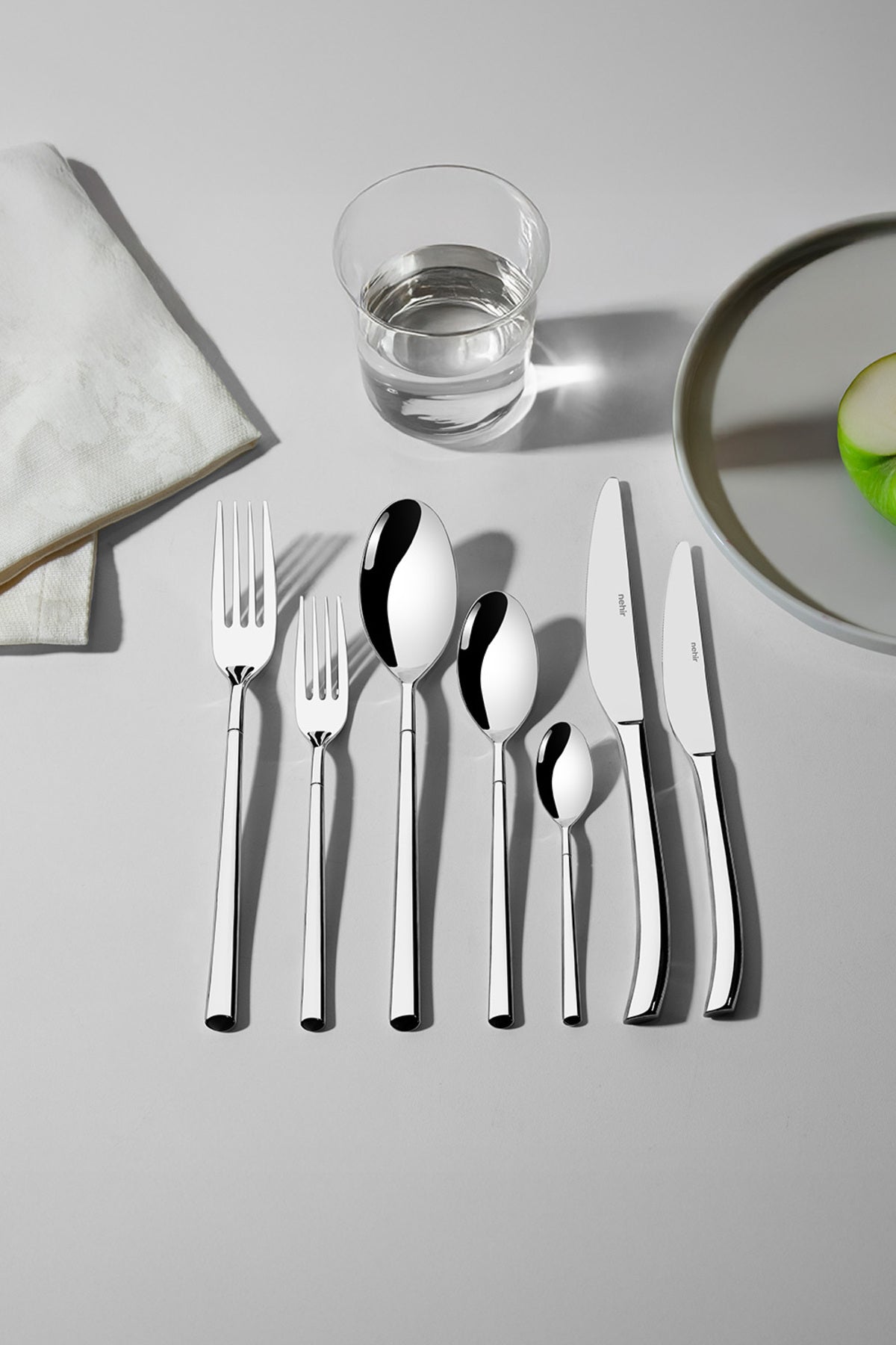 Nehir elegance Plain 12 Place Setting 84 Piece deri Boxed Flatware Set - MALLTURK