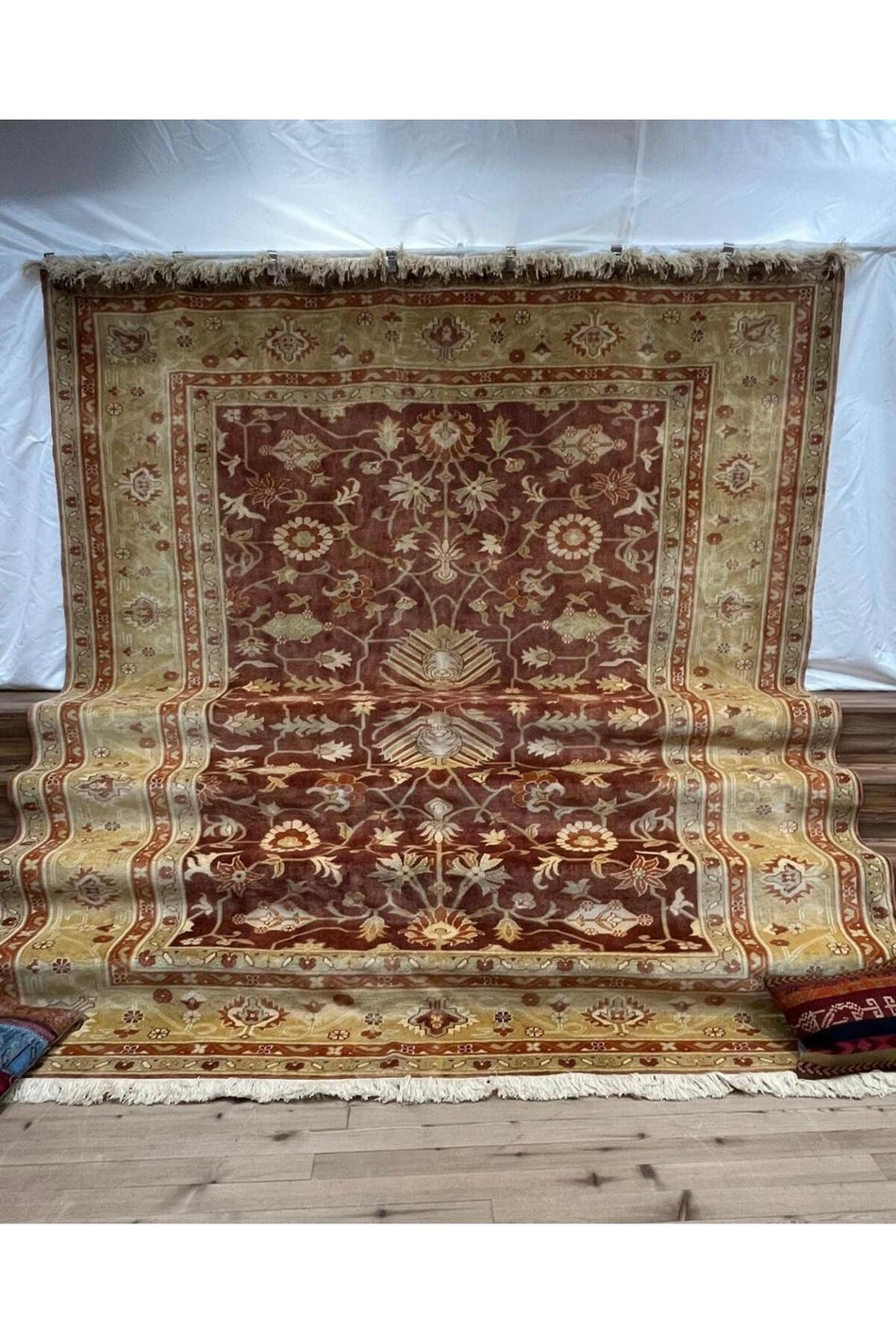 SIRVAN Rug Hand-Woven Usak Rug - 350 x 302 - MALLTURK