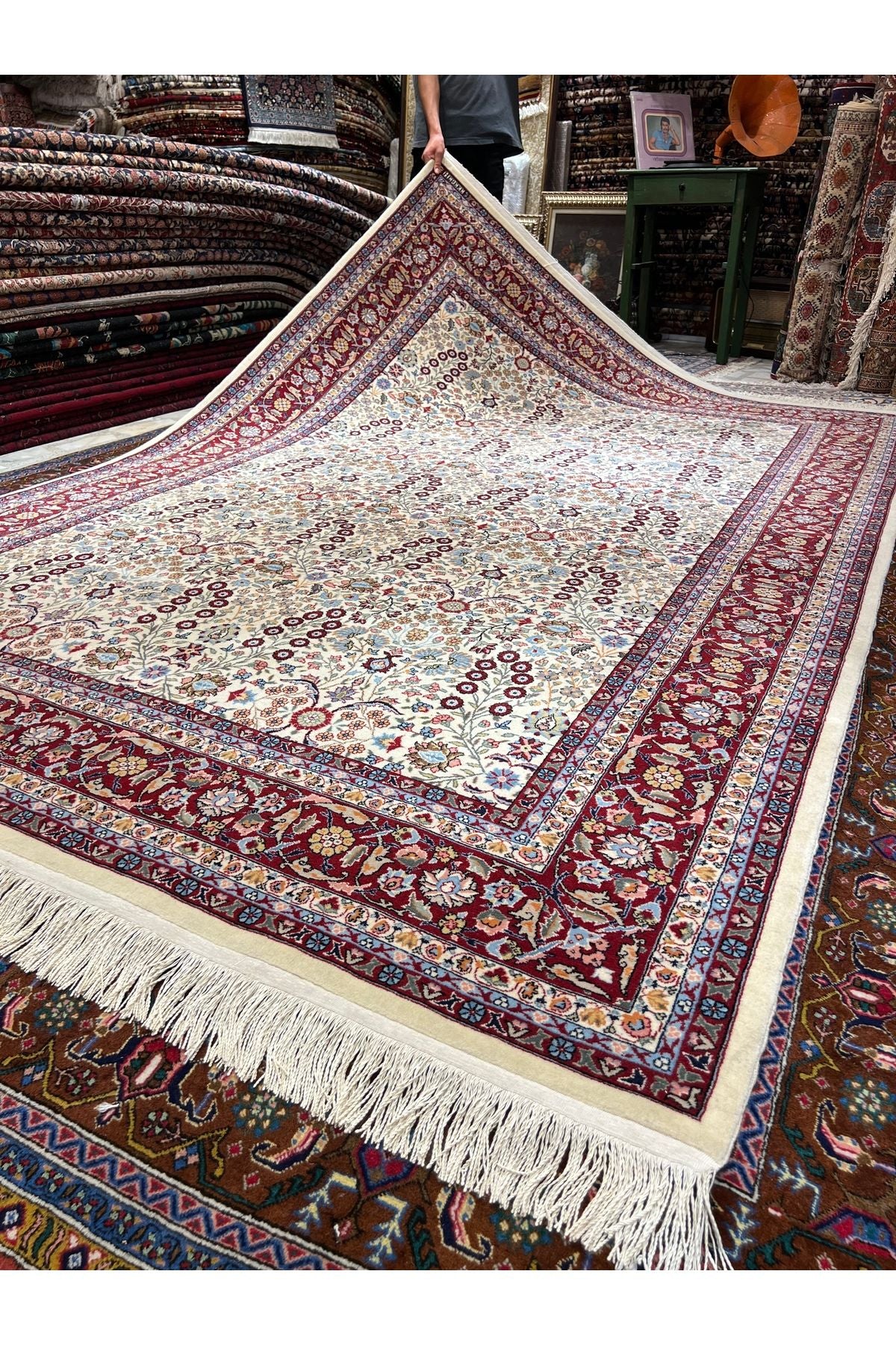 RD RAMAZAN DAG Hand Rug Art Hand-Woven Hereke Rug Signed Seven Mountains Flower 300x200 - MALLTURK