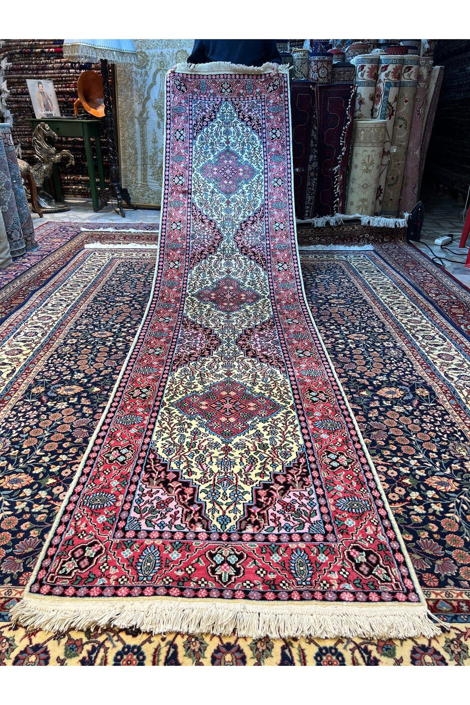 RD RAMAZAN DAG Hand Rug Art Hand-Woven Iranian Kashmir Silk Rug Size 310x80