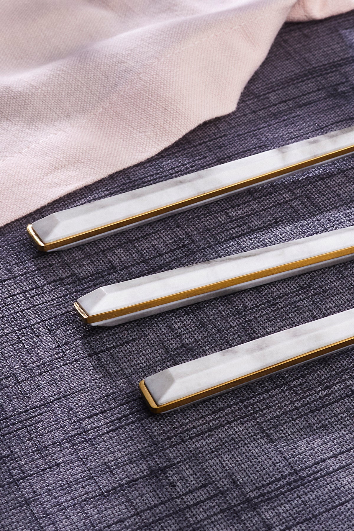 Karaca arete 18 Piece 6 Place Setting Flatware Set gold - MALLTURK
