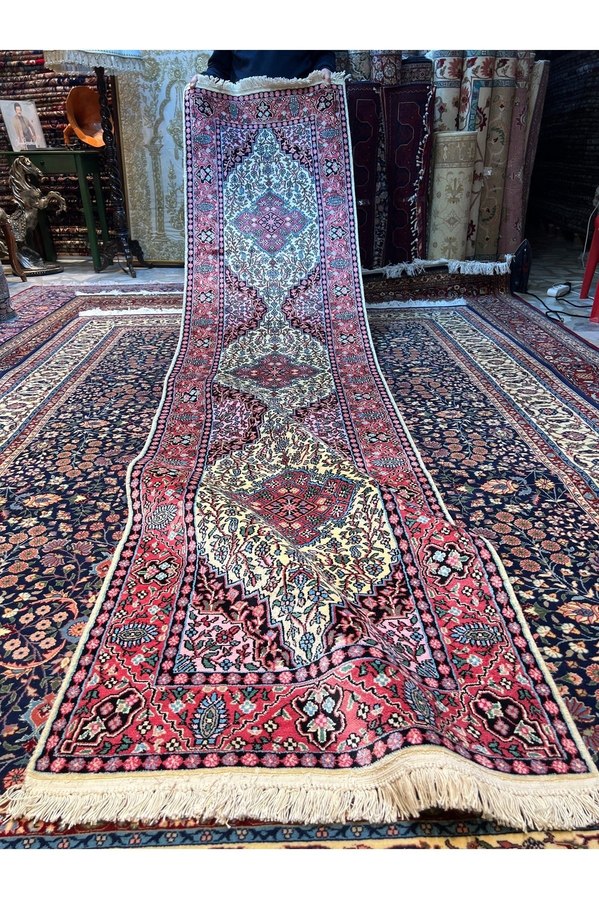 RD RAMAZAN DAG Hand Rug Art Hand-Woven Iranian Kashmir Silk Rug Size 310x80 - MALLTURK