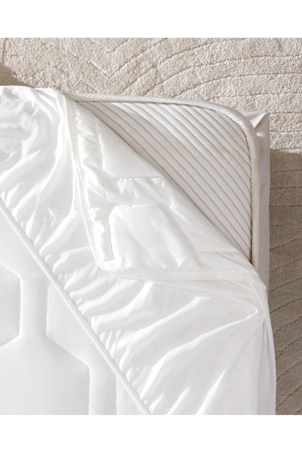 Madame Coco Antony Cool Fitted Mattress Protector - MALLTURK
