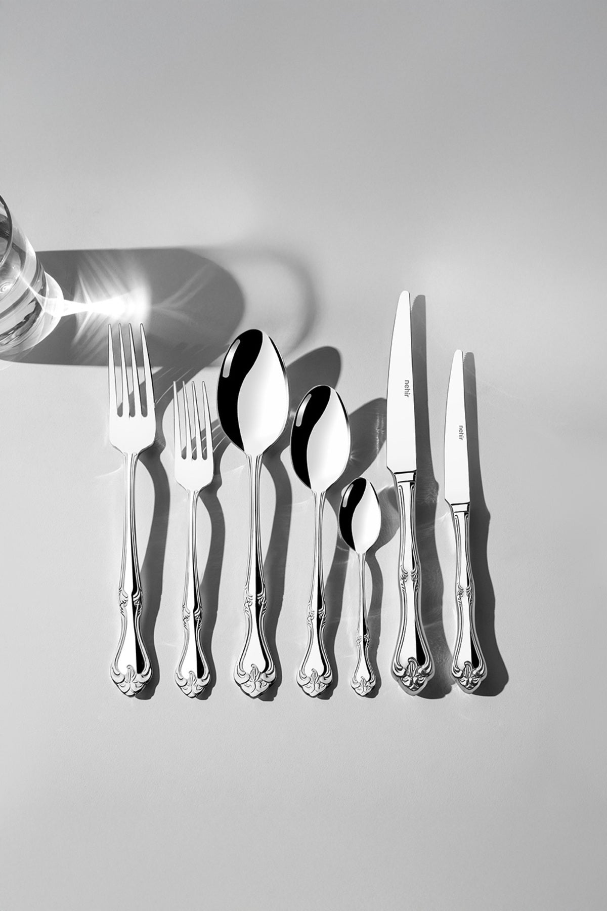 Nehir lalezar Plain 12 Place Setting 84 Piece Boxed Flatware Set - MALLTURK