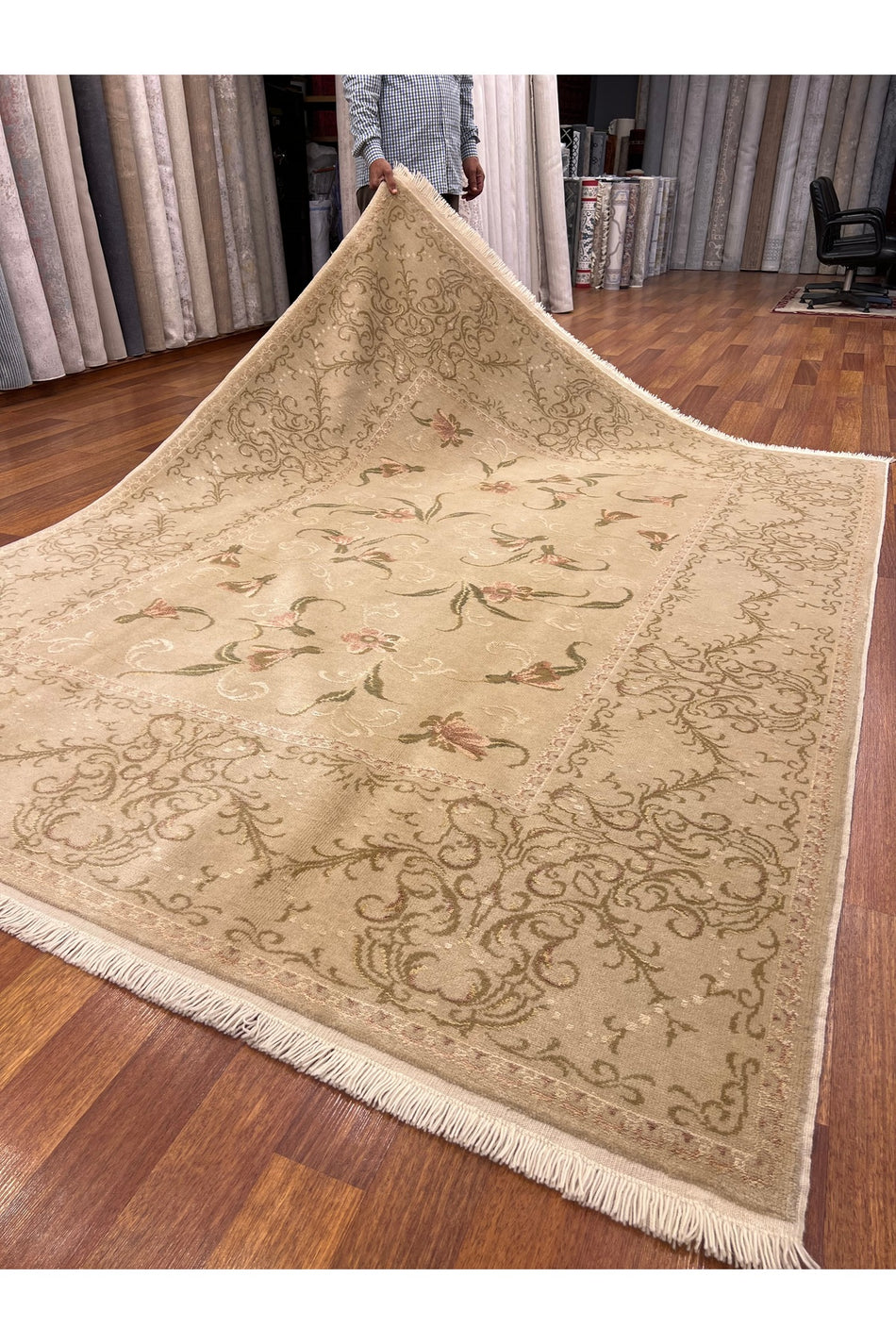 RD RAMAZAN DAG Hand Rug Art Hand-Woven Silk Blend Usak Rug Special Weave Size 270x200