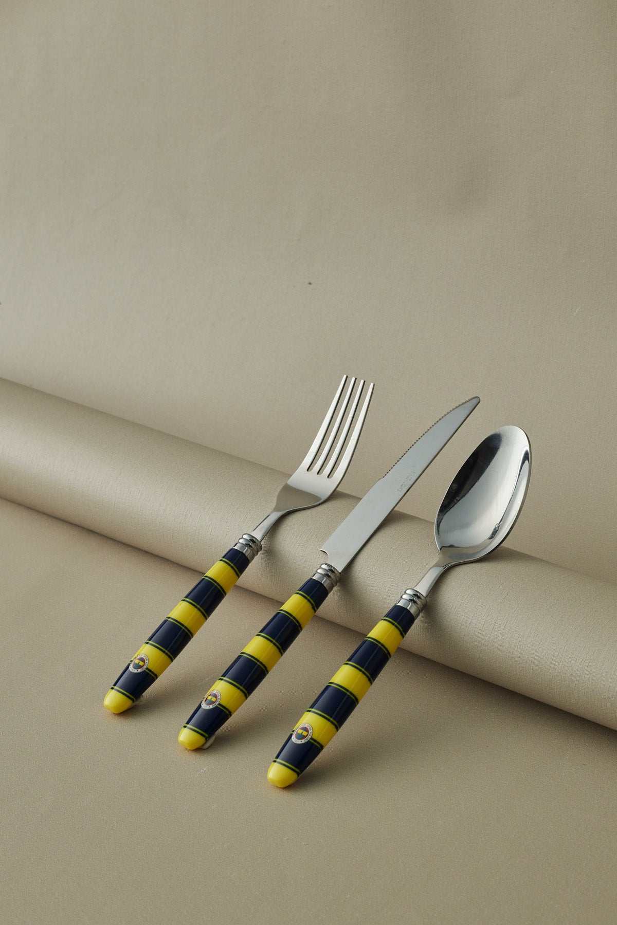 Karaca x fenerbahce lisansli 18 Piece 6 Place Setting Flatware Set - MALLTURK