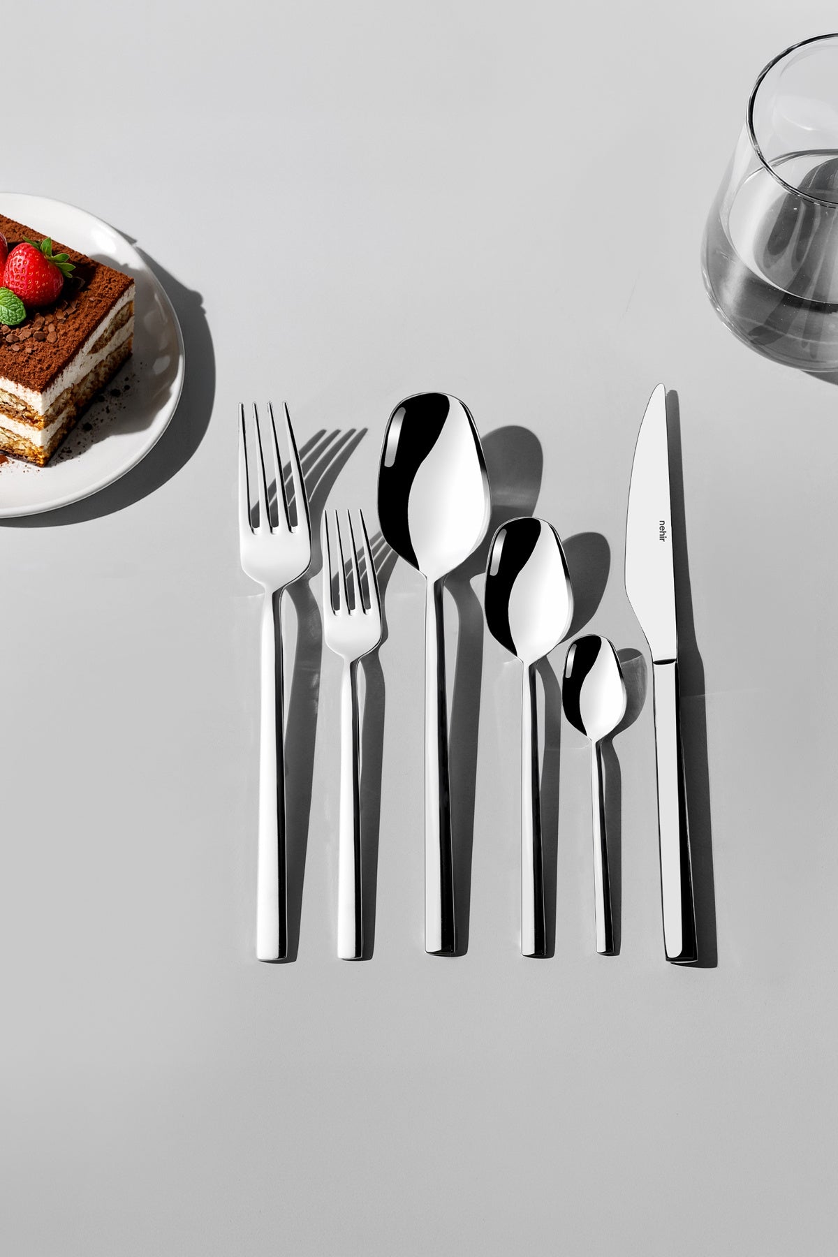 Nehir lorenzo Plain 12 Place Setting 72 Piece Boxed Flatware Set - MALLTURK