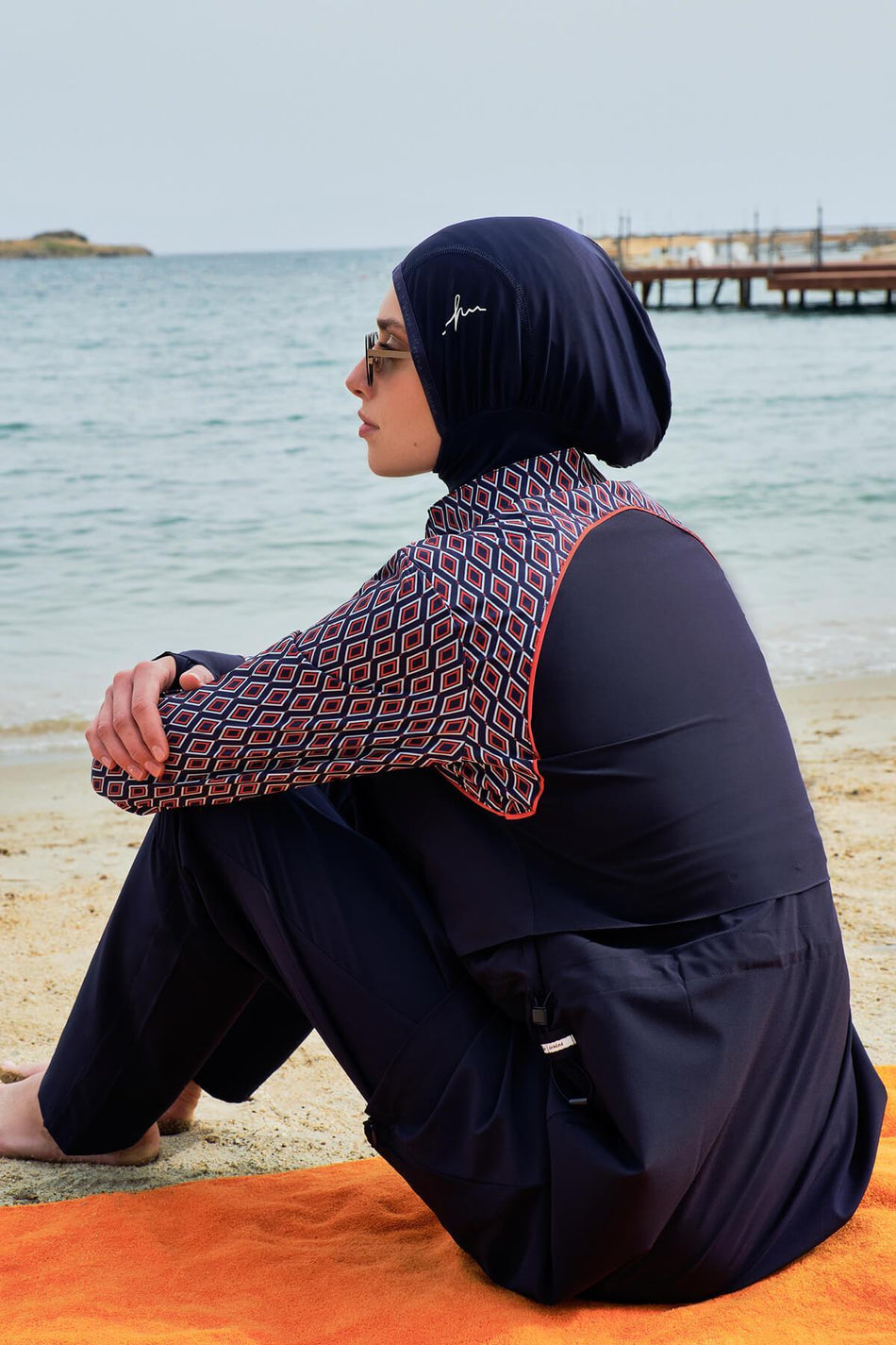 Hasema Esila Navy Blue and Red Sleeve Patterned Vest Full Coverage Swimsuit Top - MALLTURK