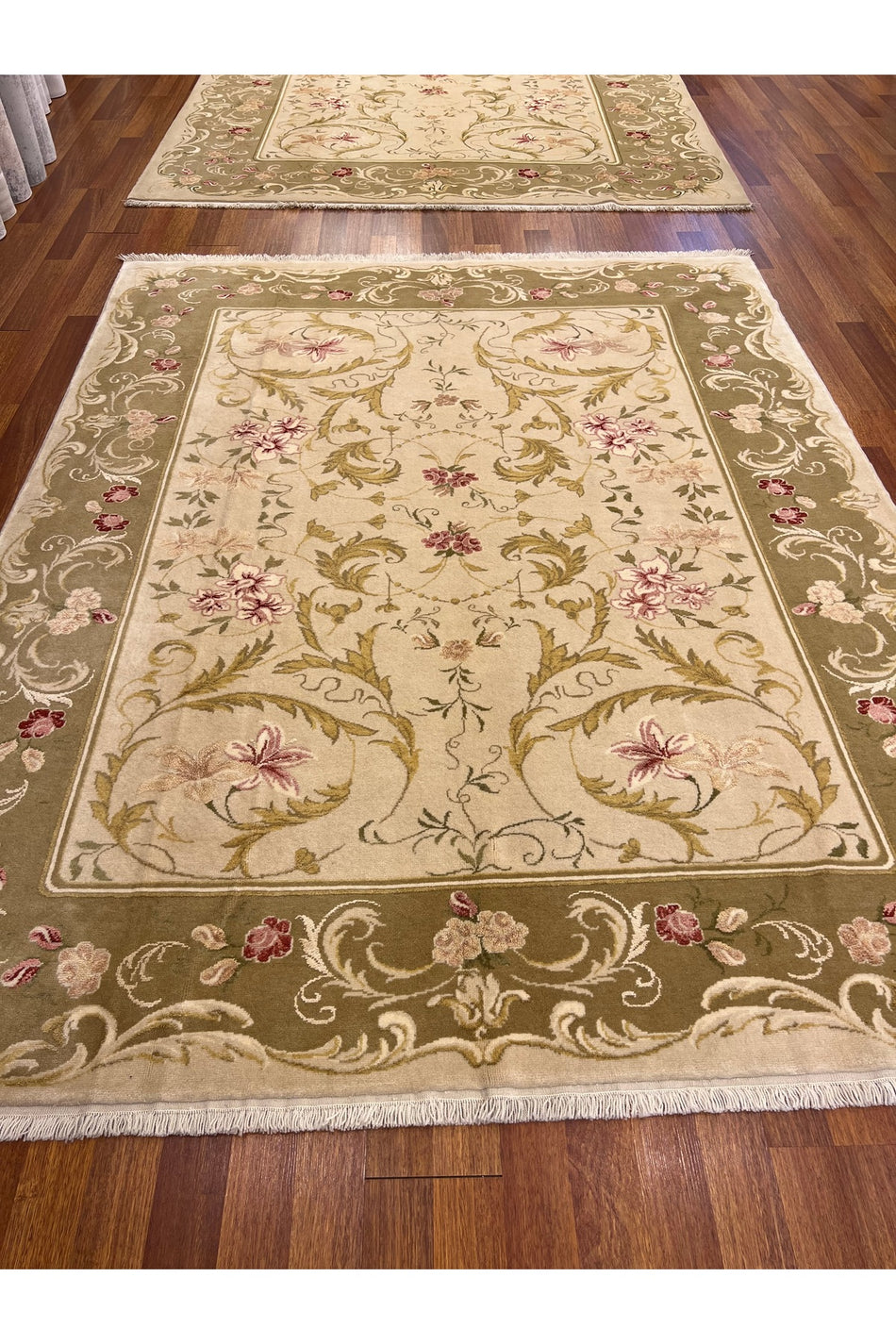 RD RAMAZAN DAG Hand Rug Art Hand-Woven Silk Blend Usak Rug Special Weave Size 290x230