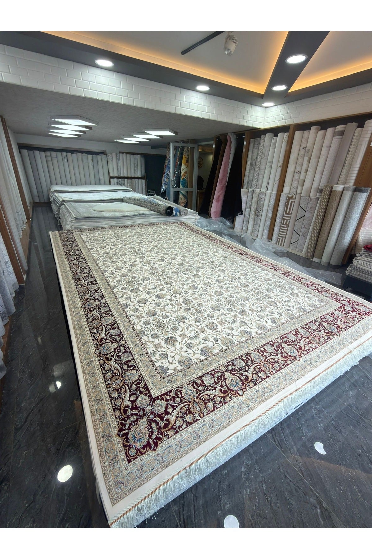 Silk Rug Iranian Hand-Woven 200x300 - MALLTURK