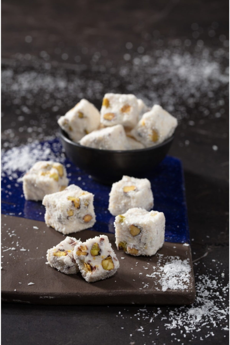 MESHUR safranbolu lokumcusu Coconut Extra Sultan Style Pistachio Turkish Delight 500 g - MALLTURK