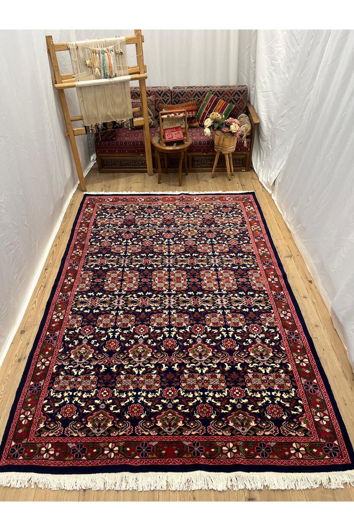 SIRVAN Rug Hand-Woven Hereke Rug - 294 x 196 - MALLTURK