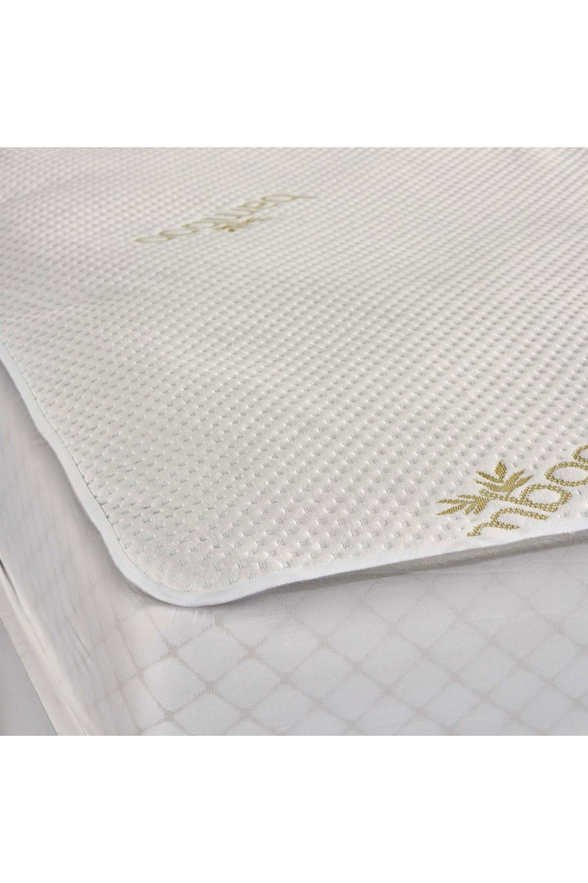 Linens Luxury Waterproof Bamboo Mattress Protector - MALLTURK