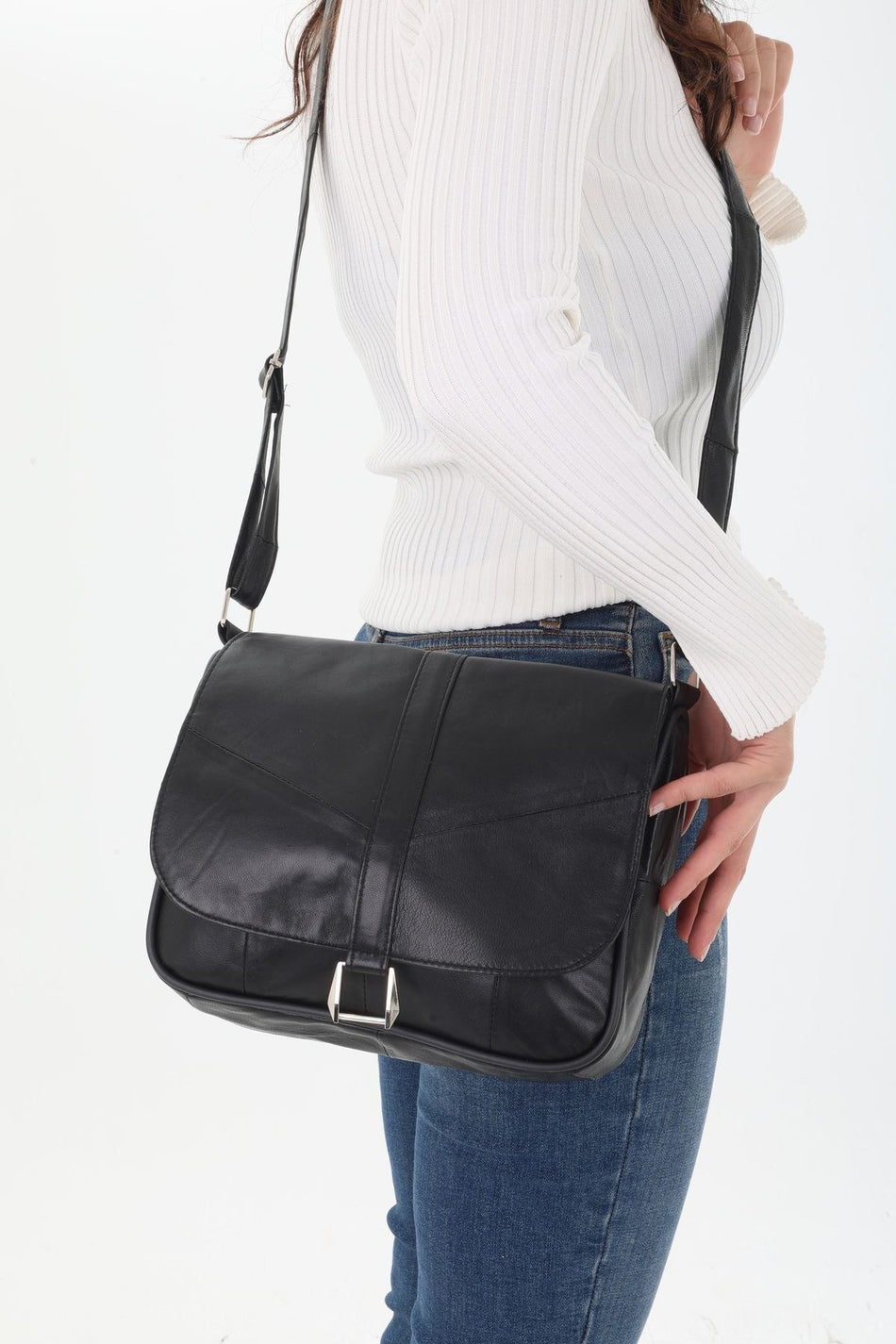 Fubileather Genuine Leather Casual Medium Size Women's Messenger Bag