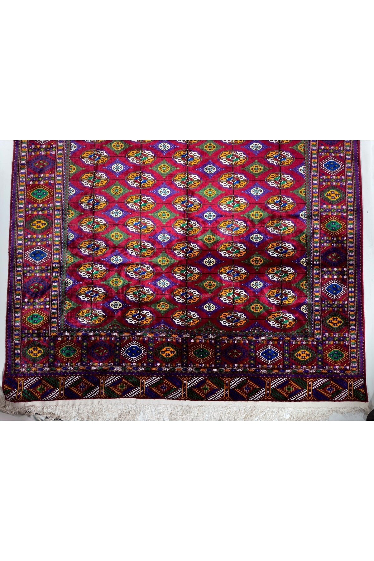 ADALI Hand-Woven Silk Turkmen Rug, Siki Dokumasiyla Ev Dekorasyonunuza Siklik Katin