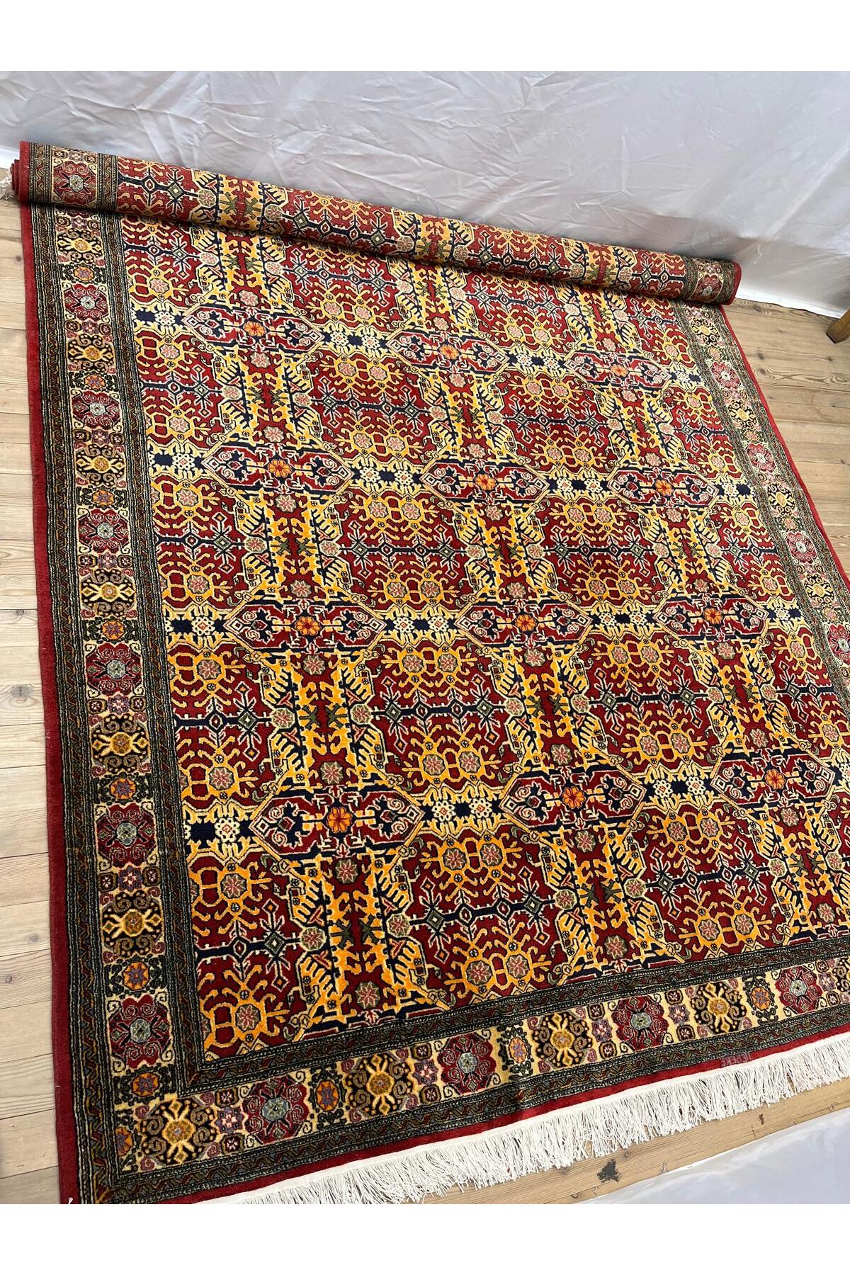 SIRVAN Rug Hand-Woven Hereke Rug - 209 x 295 - MALLTURK