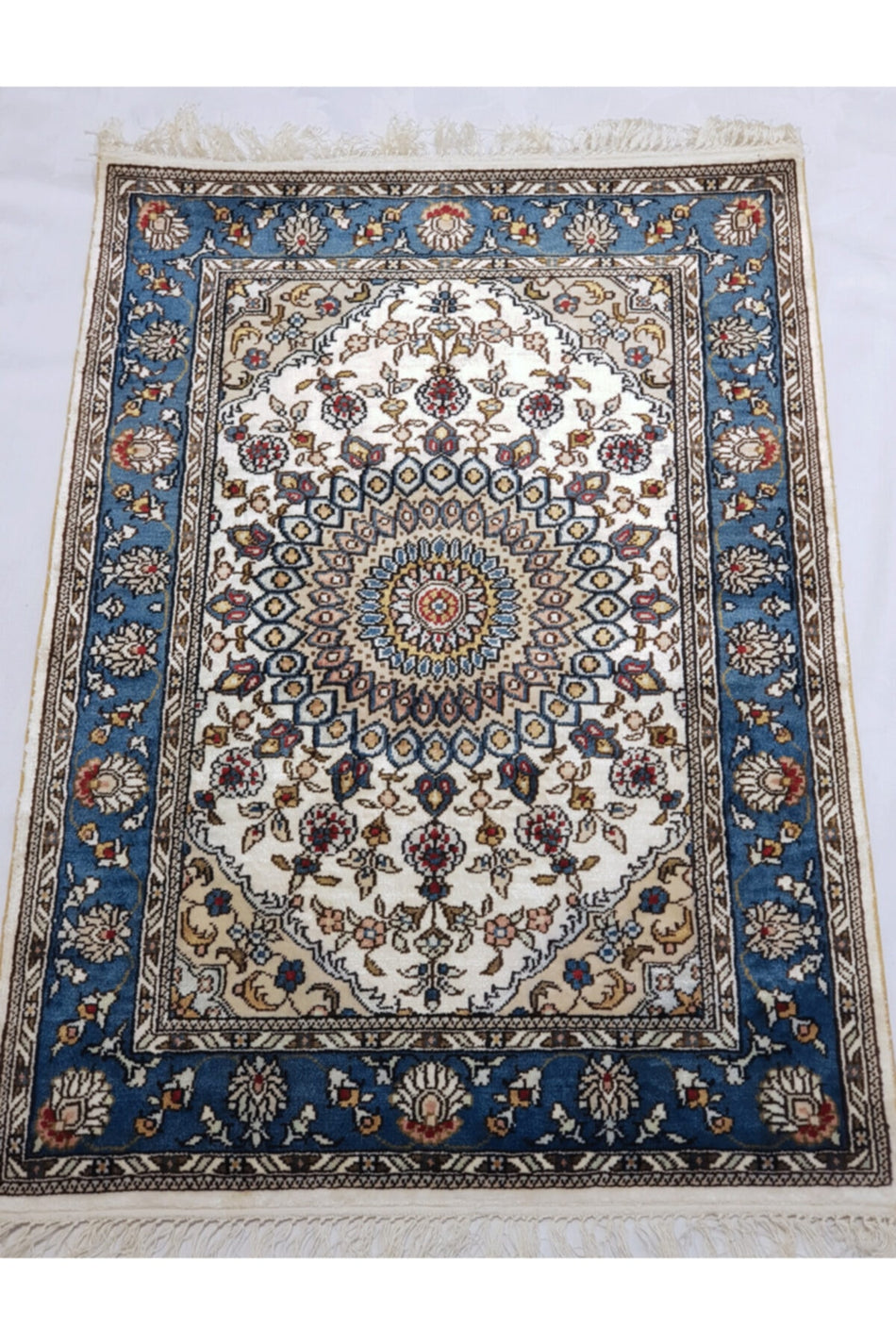 Misiny Hand-Woven 62 x 93 cm Pure Silk Rug