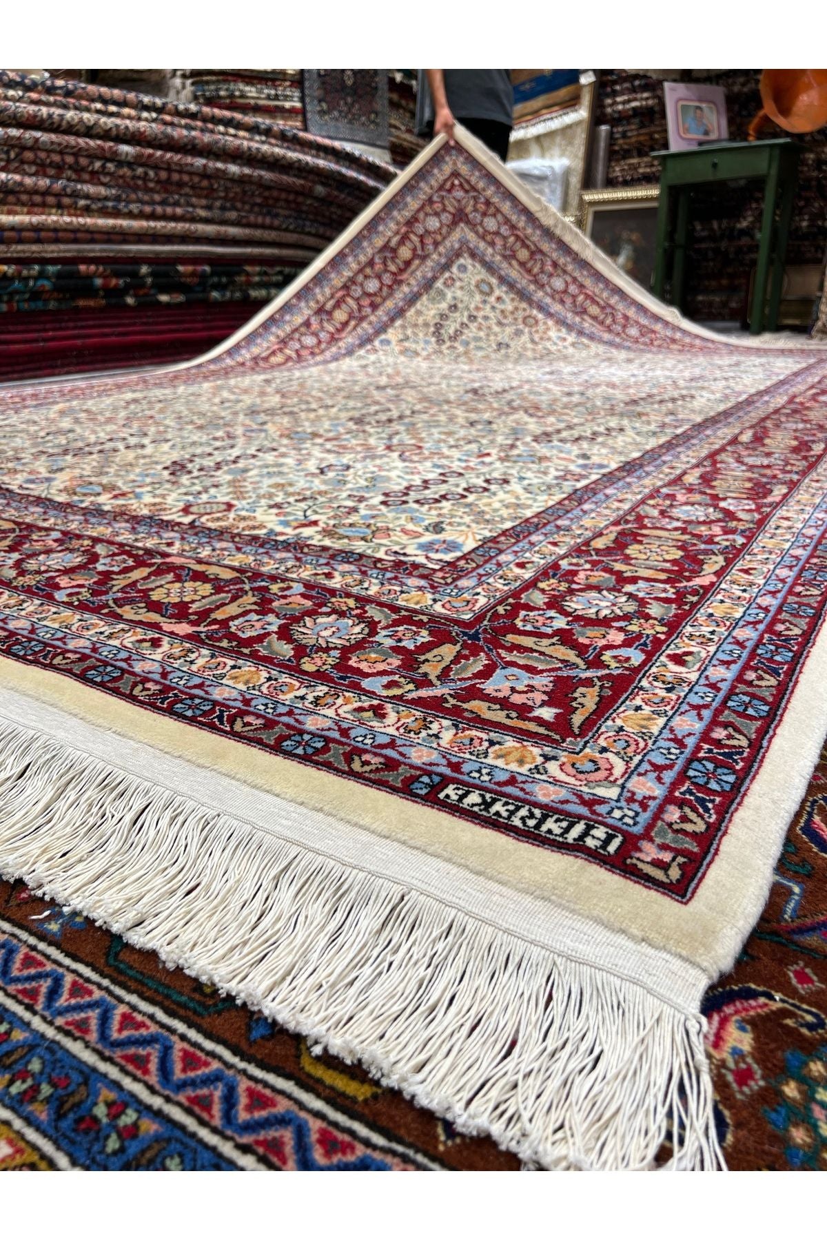 RD RAMAZAN DAG Hand Rug Art Hand-Woven Hereke Rug Signed Seven Mountains Flower 300x200 - MALLTURK