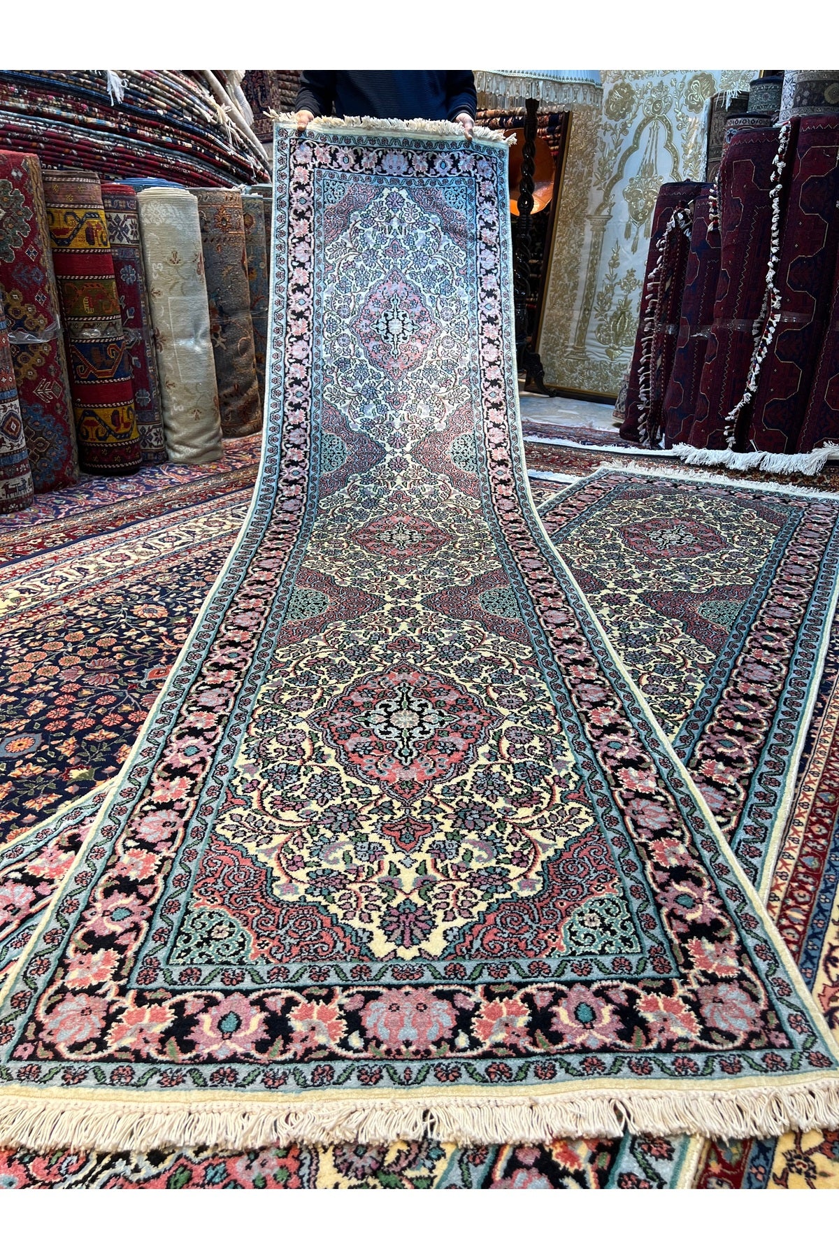 RD RAMAZAN DAG Hand Rug Art Hand-Woven Iranian Kashmir Silk Rug Size 304x80 - MALLTURK