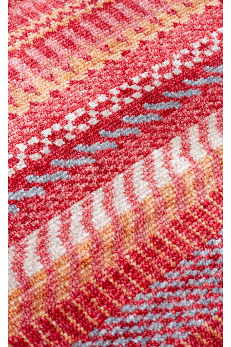 Eko Hali ZARA ZR 19 Red Multiy is a special loom rug shaped by the intensive handiwork of women from Usak. - MALLTURK