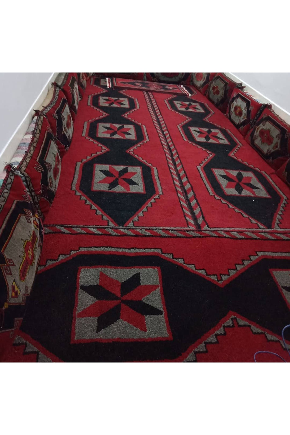 Nostalgische wollen tapijten uit Adıyaman. Alle producten zijn gloednieuw. Twee tapijten, elk 125 cm / 5 meter.
