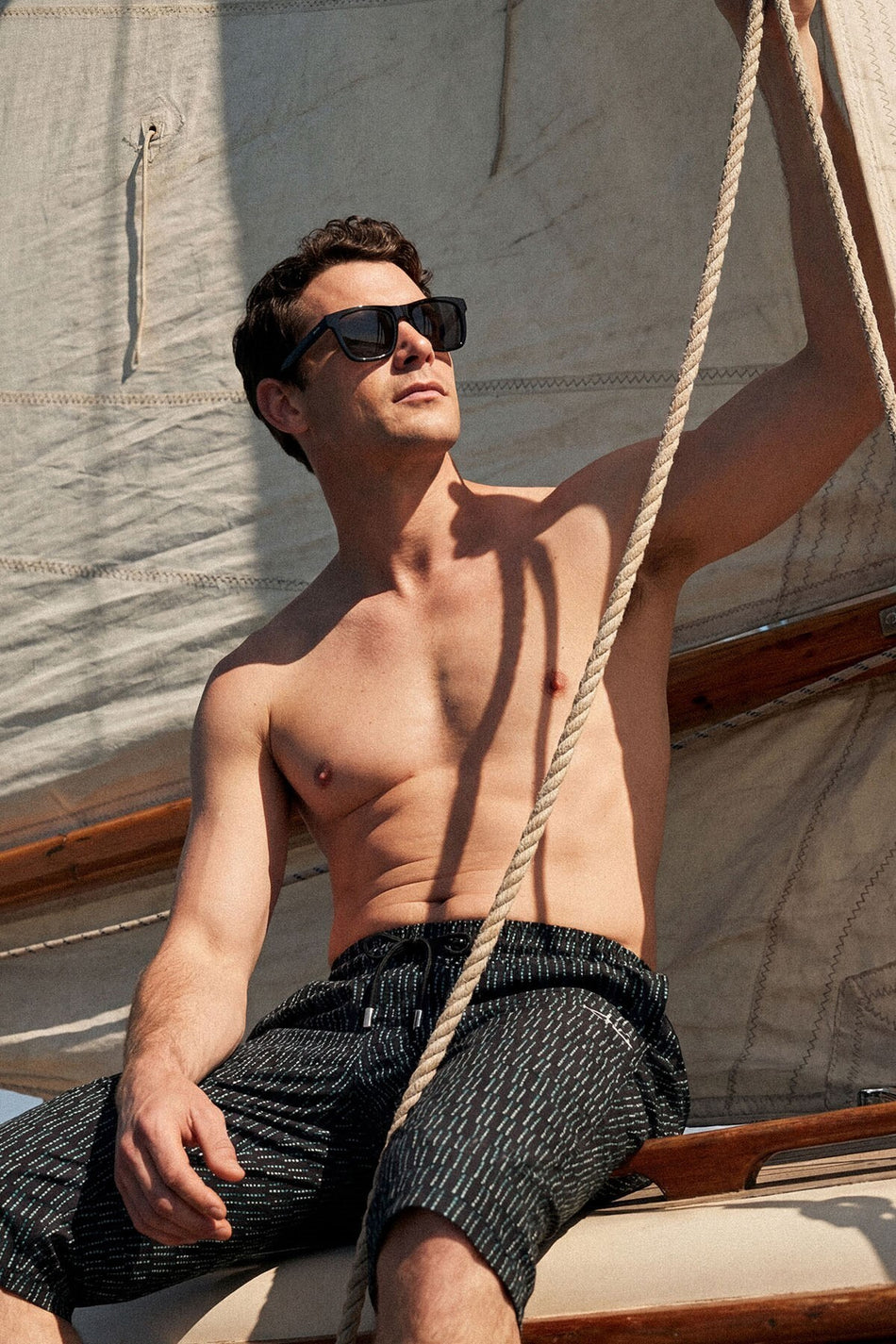 Hasema Polka Dot Patterned Black Long Men's Pool and Beach Shorts 6010