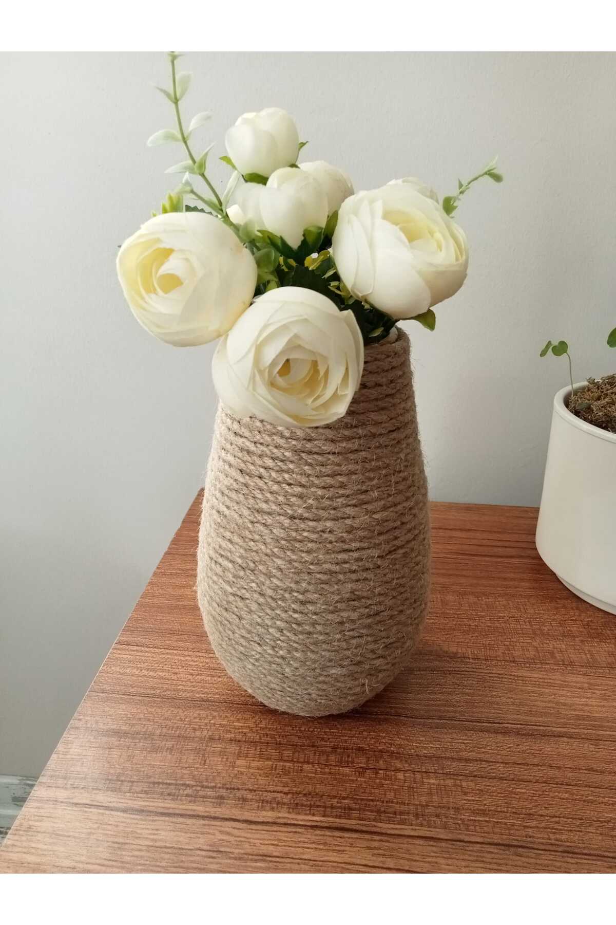 Sema ceramic vase designed with jute rope. - MALLTURK