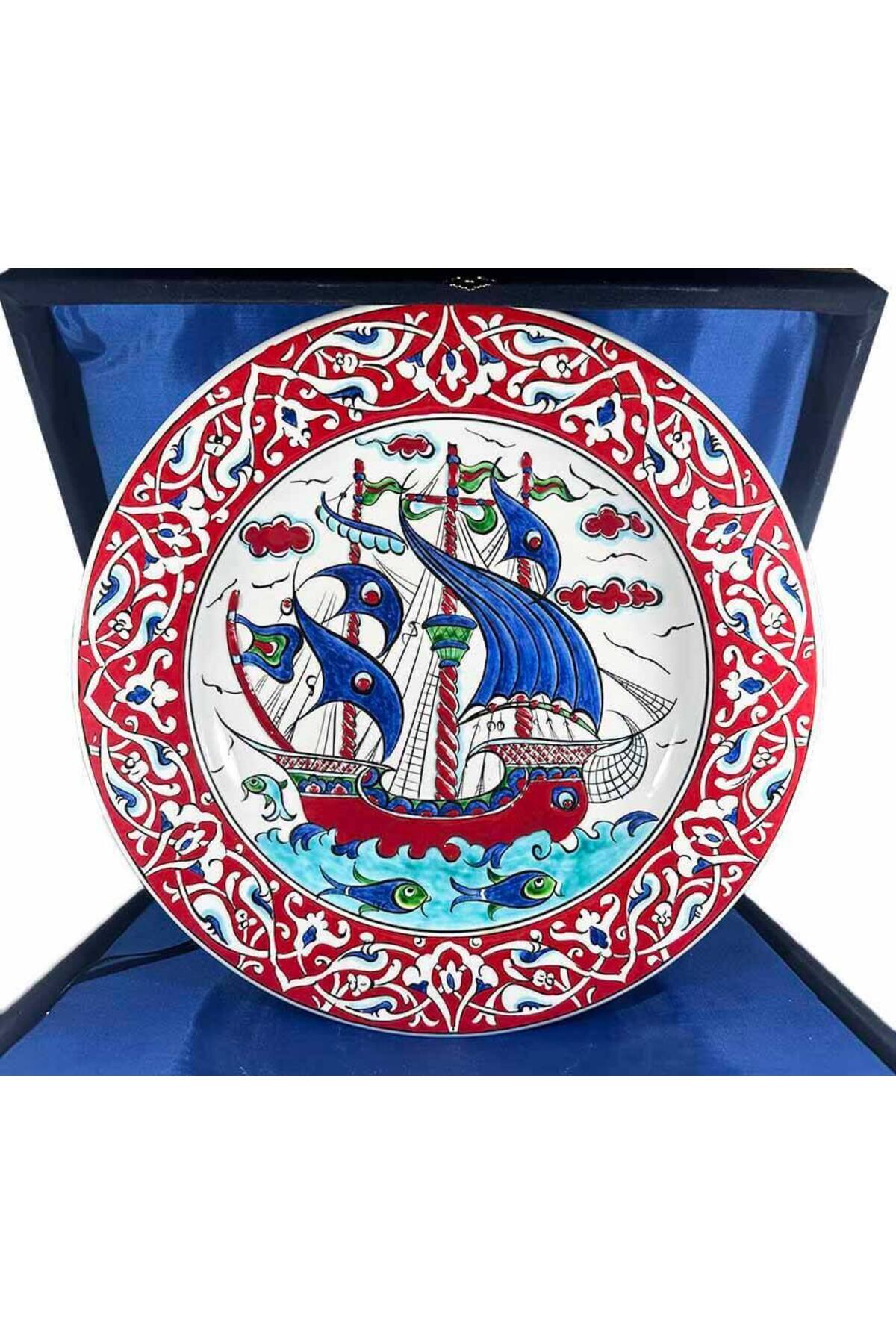 Cini Evi Red Bordurlu Galleon Patterned Iznik Tile Plate Kurumsal and Protocol Gift - MALLTURK