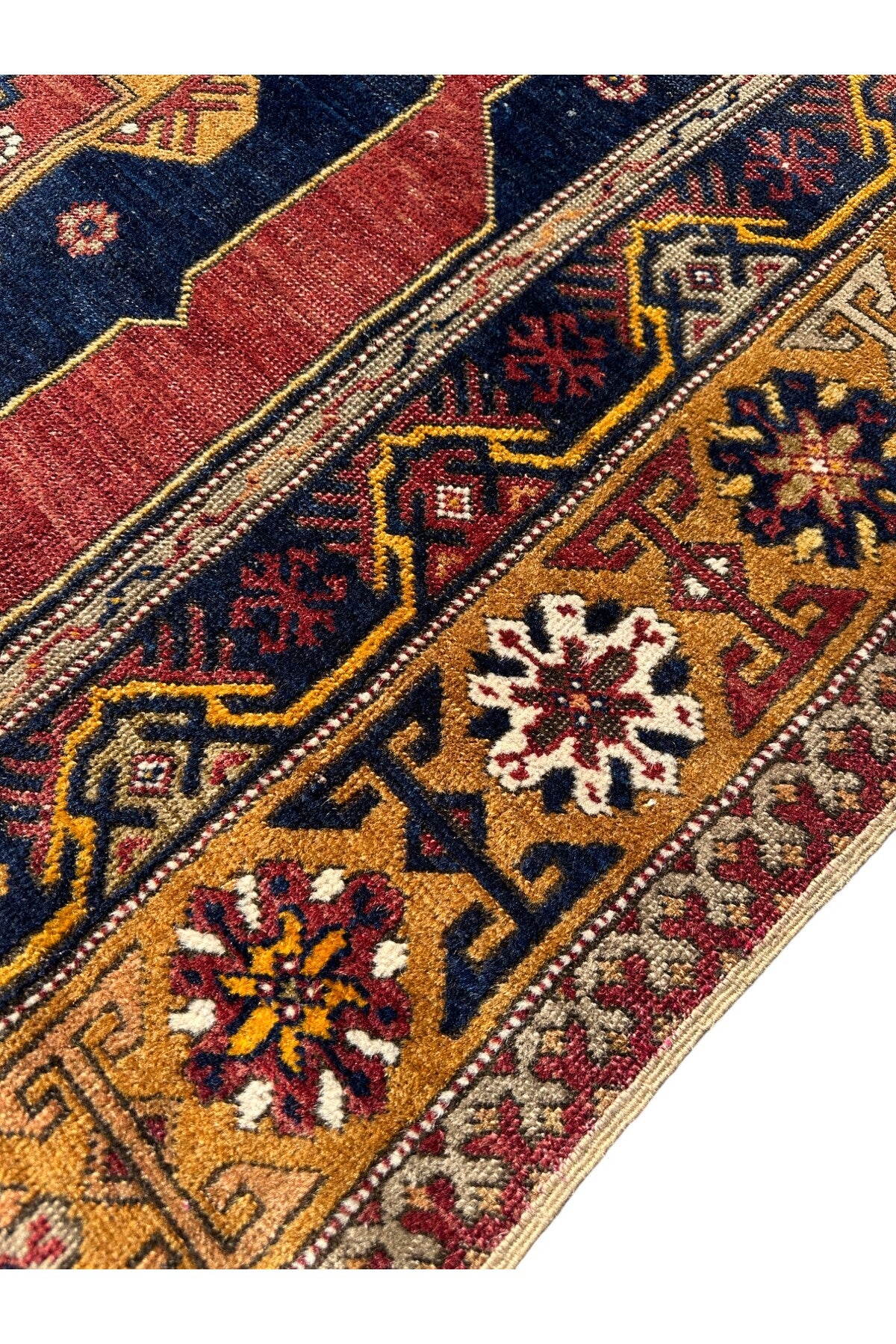 BURAK Rug Hand-Woven Antique 140 Yasinda ZILE Rug 130x230 Natural Dye Basyapit Rug - MALLTURK