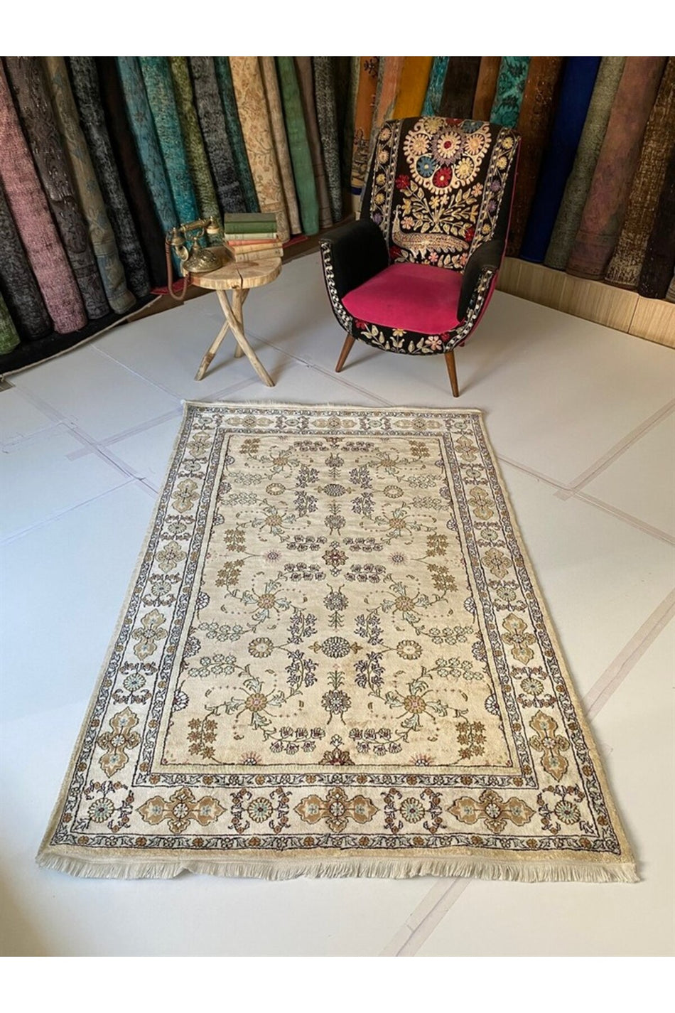 SIRVAN Rug Hand-Woven Silk Rug