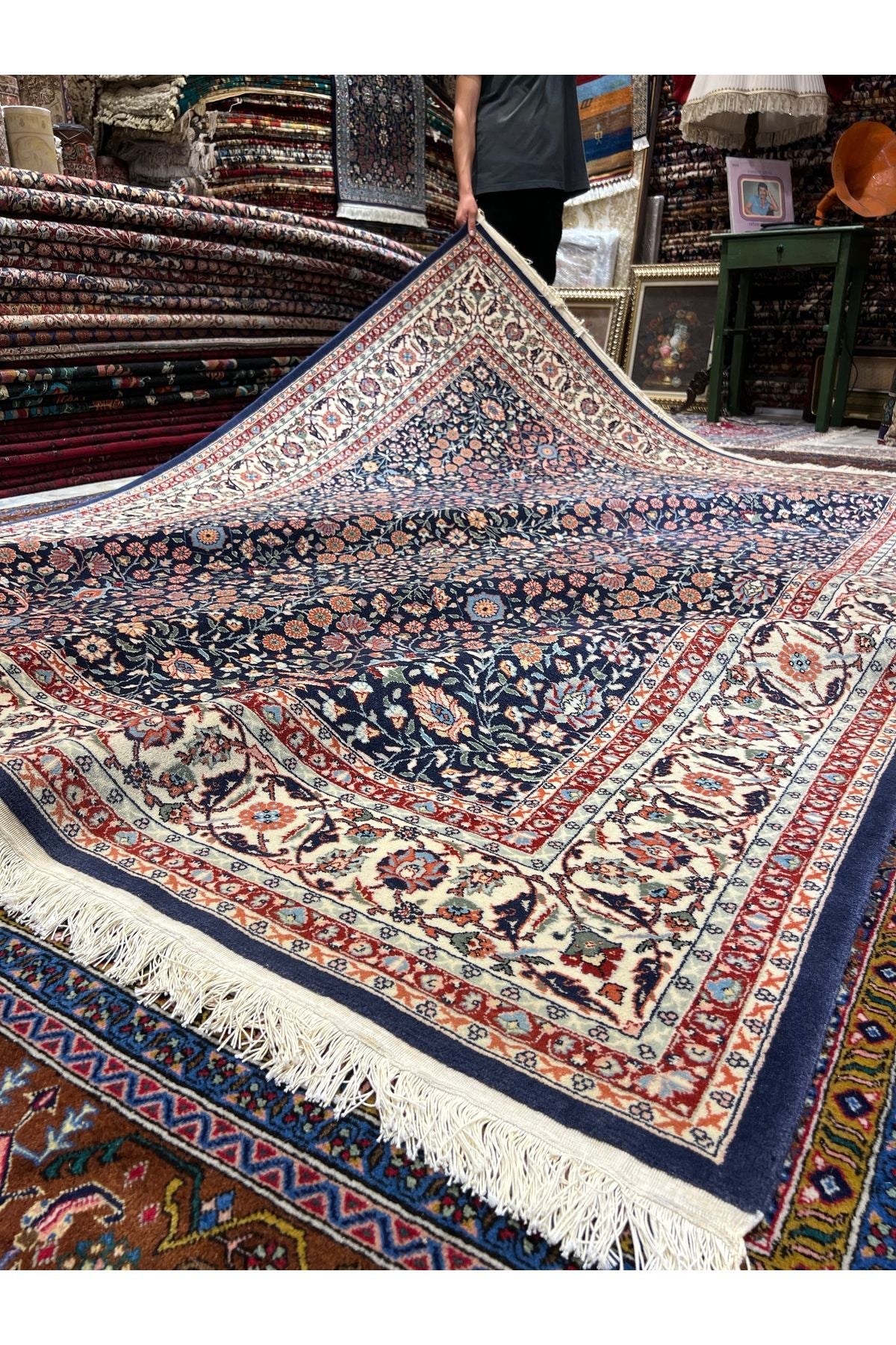 RD RAMAZAN DAG Hand Rug Art Hand-Woven Hereke Rug Signed Seven Mountains Flower 270x200 - MALLTURK