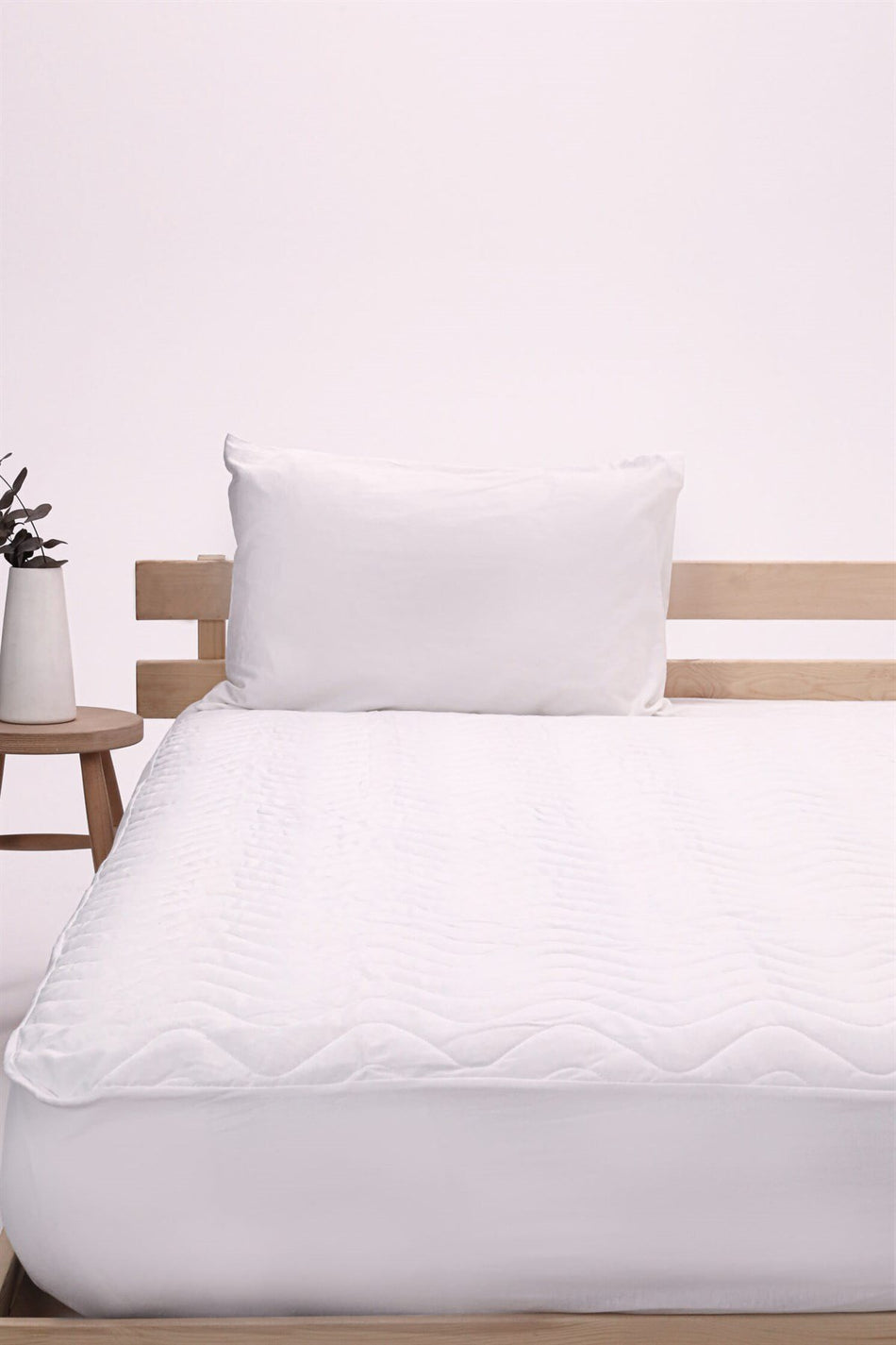 FAVORA Quilted Fitted Mattress Protector - MALLTURK