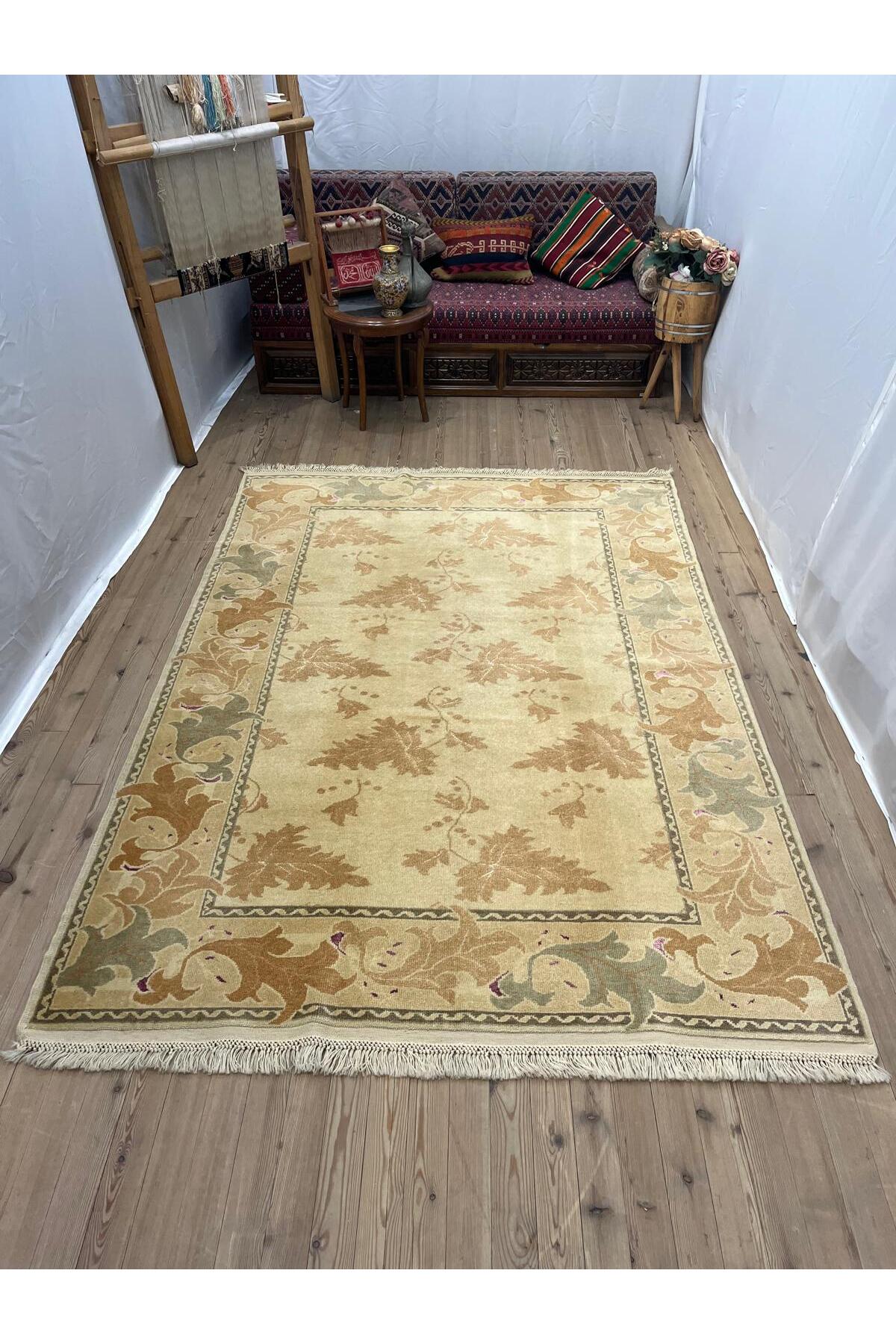 SIRVAN Rug Hand-Woven Usak Rug - 170x238