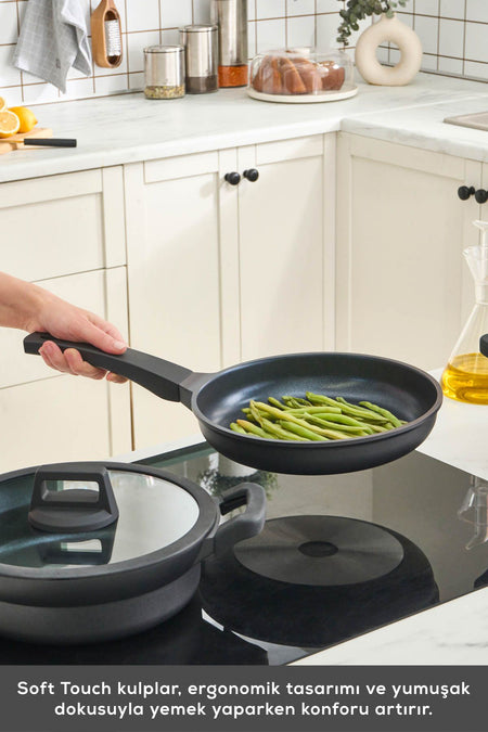 Karaca Biodiamond Riga Cast Induction Compatible Silikon Tutacak Hediyeli 7 Piece Cookware Set