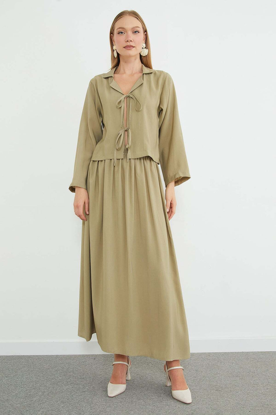 2-Piece Set with Tie-Front Top and Elastic Waist Skirt - MALLTURK