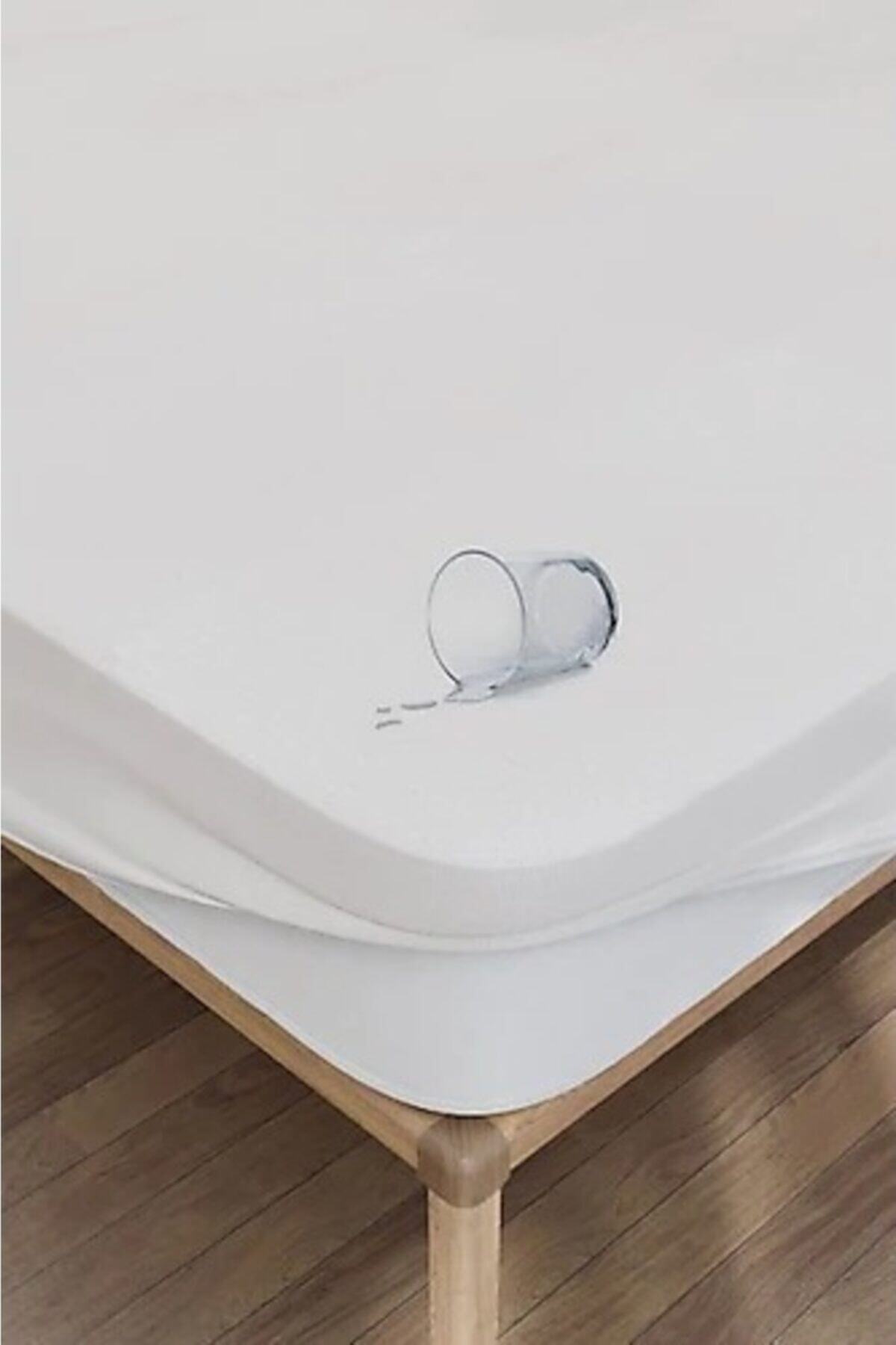 First Class Waterproof Mattress Protector - MALLTURK