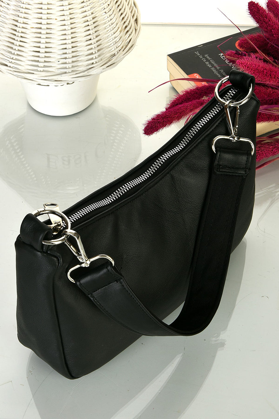 Fubileather Baguette Genuine Leather Shoulder Bag