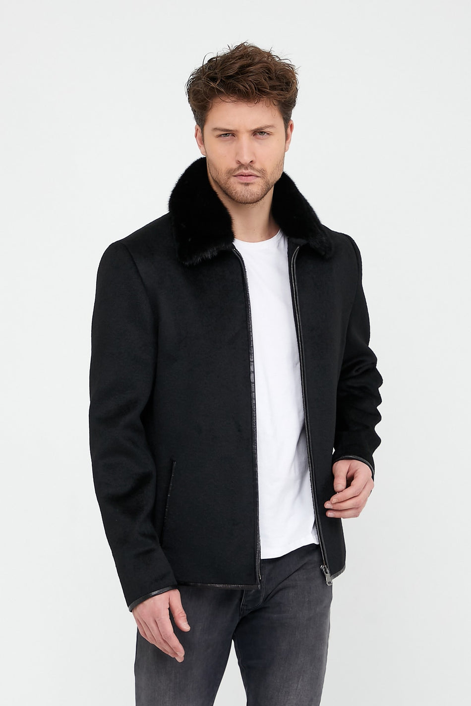 Veste noire en cachemire Leather Club avec accessoires en vison