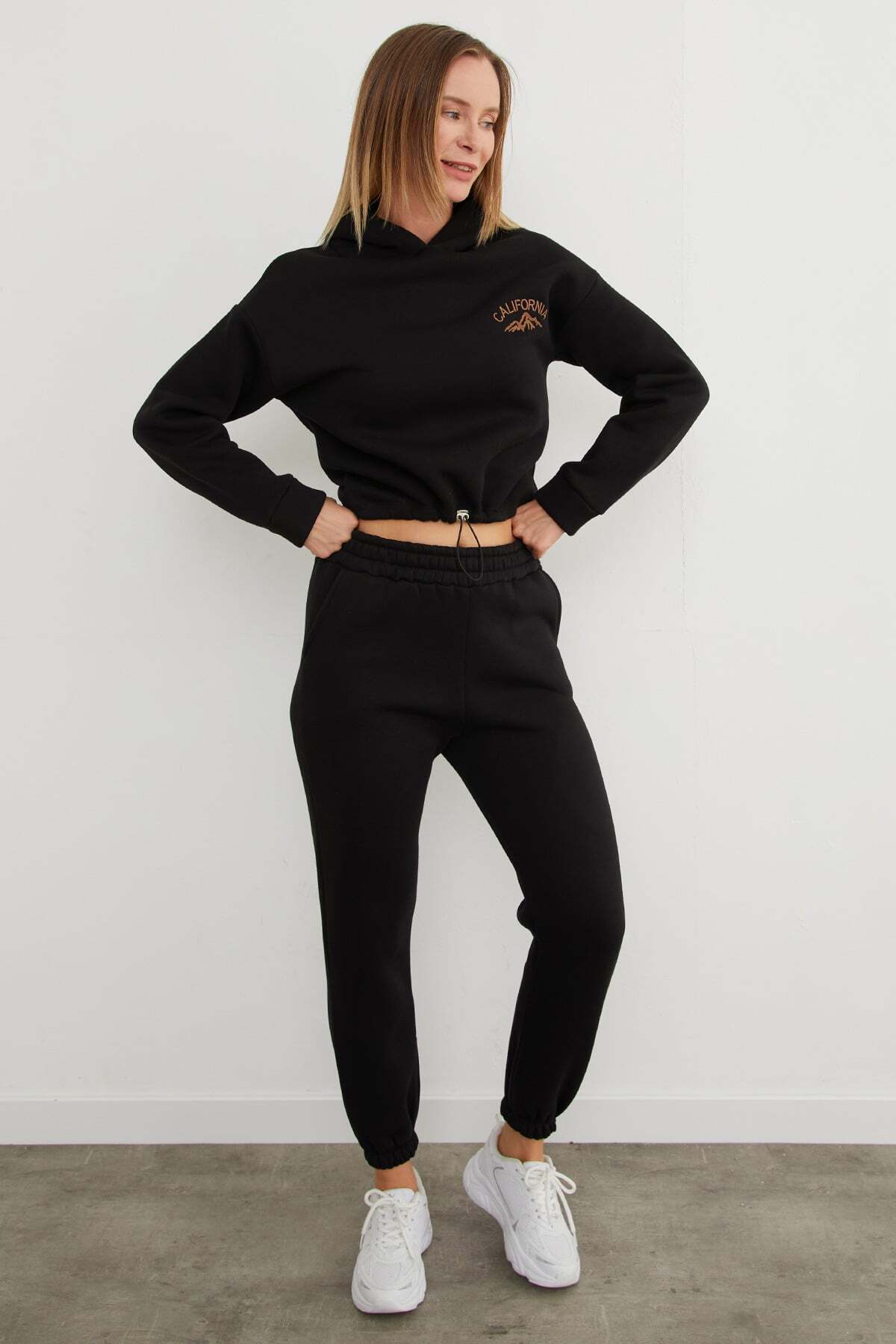 3 Thread California Embroidered Hooded Jogger Set - MALLTURK