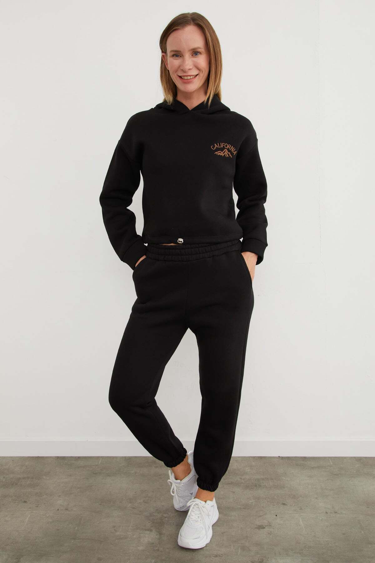3 Thread California Embroidered Hooded Jogger Set - MALLTURK