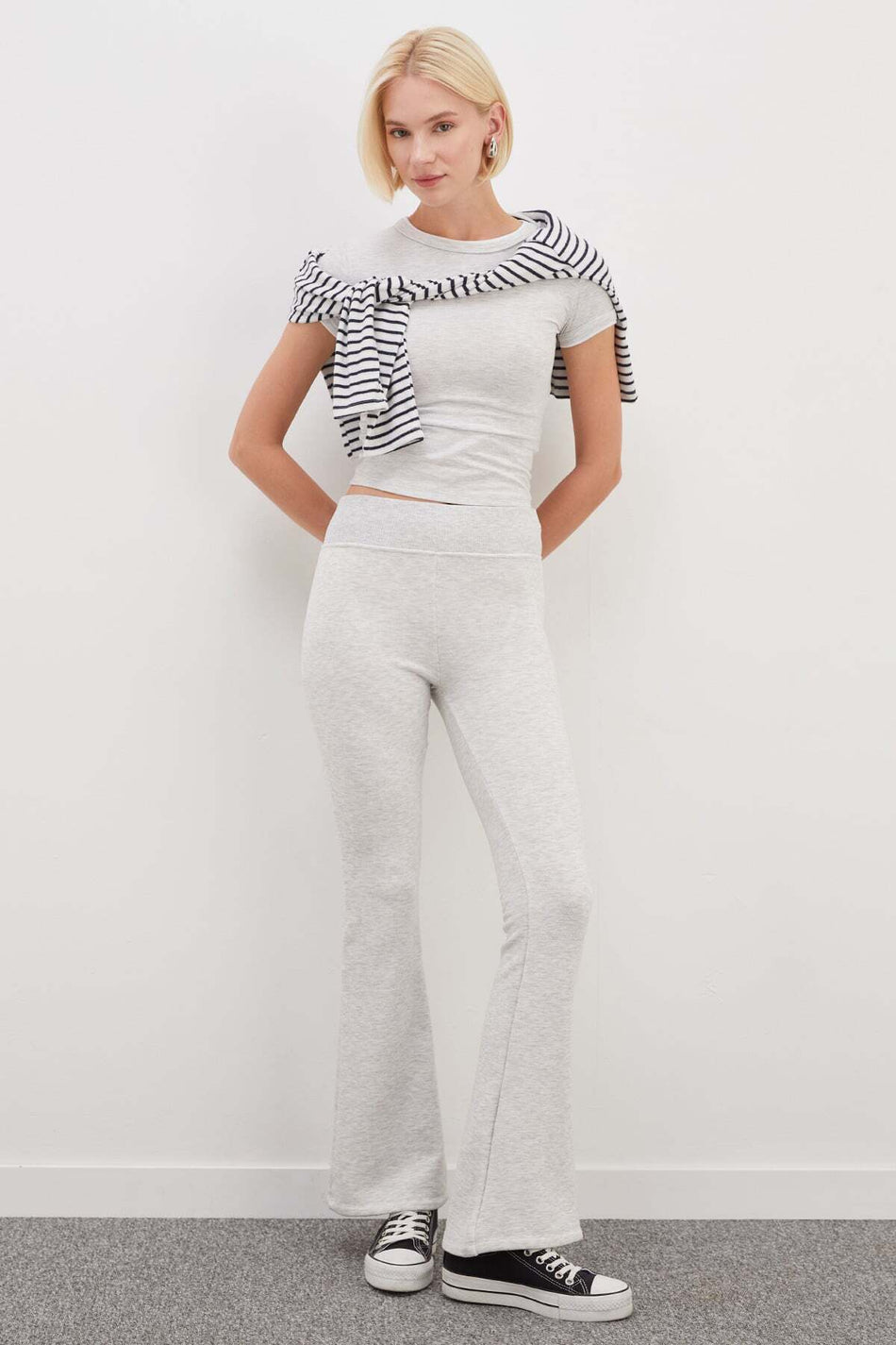 3 Threaded Non-Threaded Elastic Waist Flare Leggings - MALLTURK