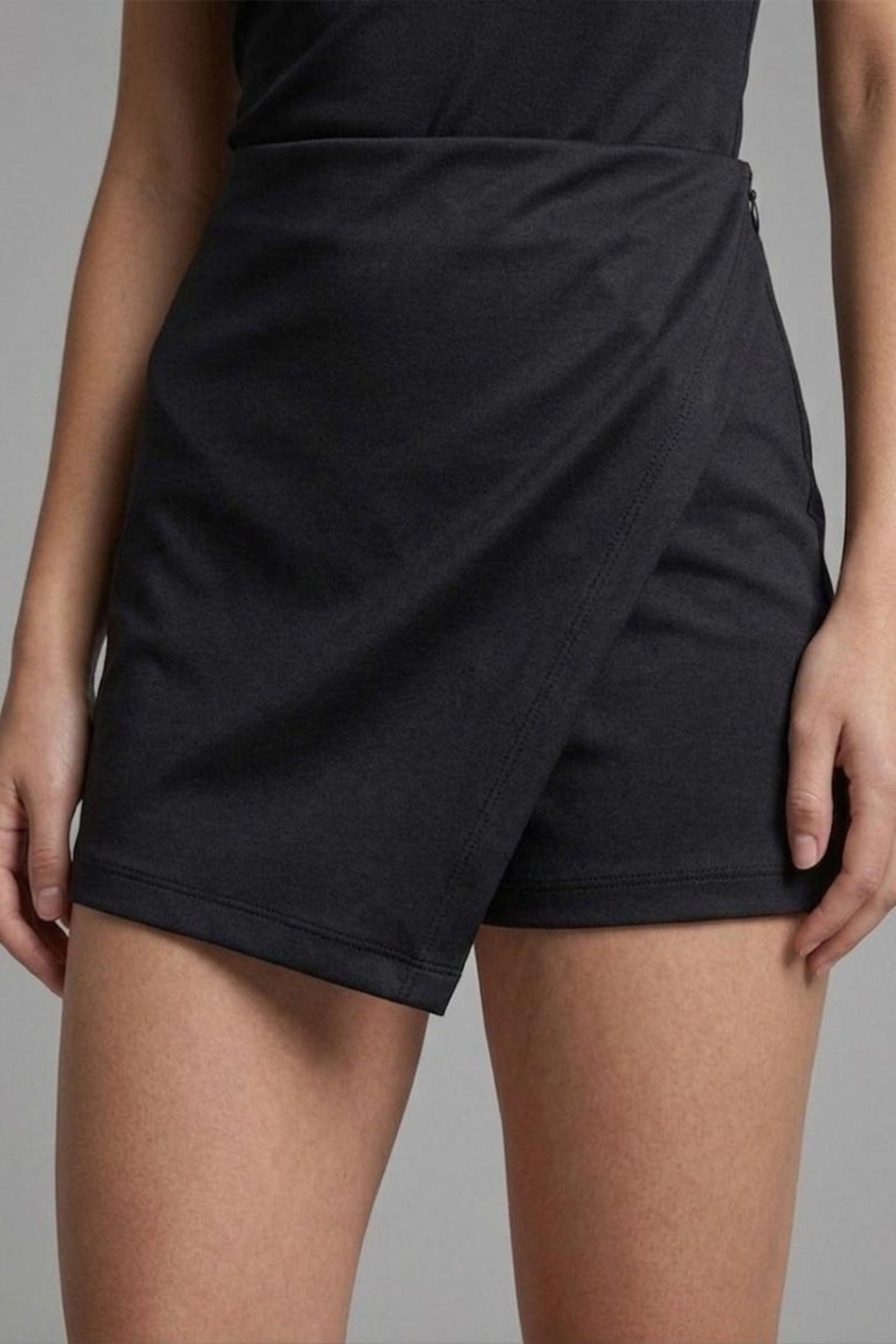 Anvelop Short Skirt Black - MALLTURK